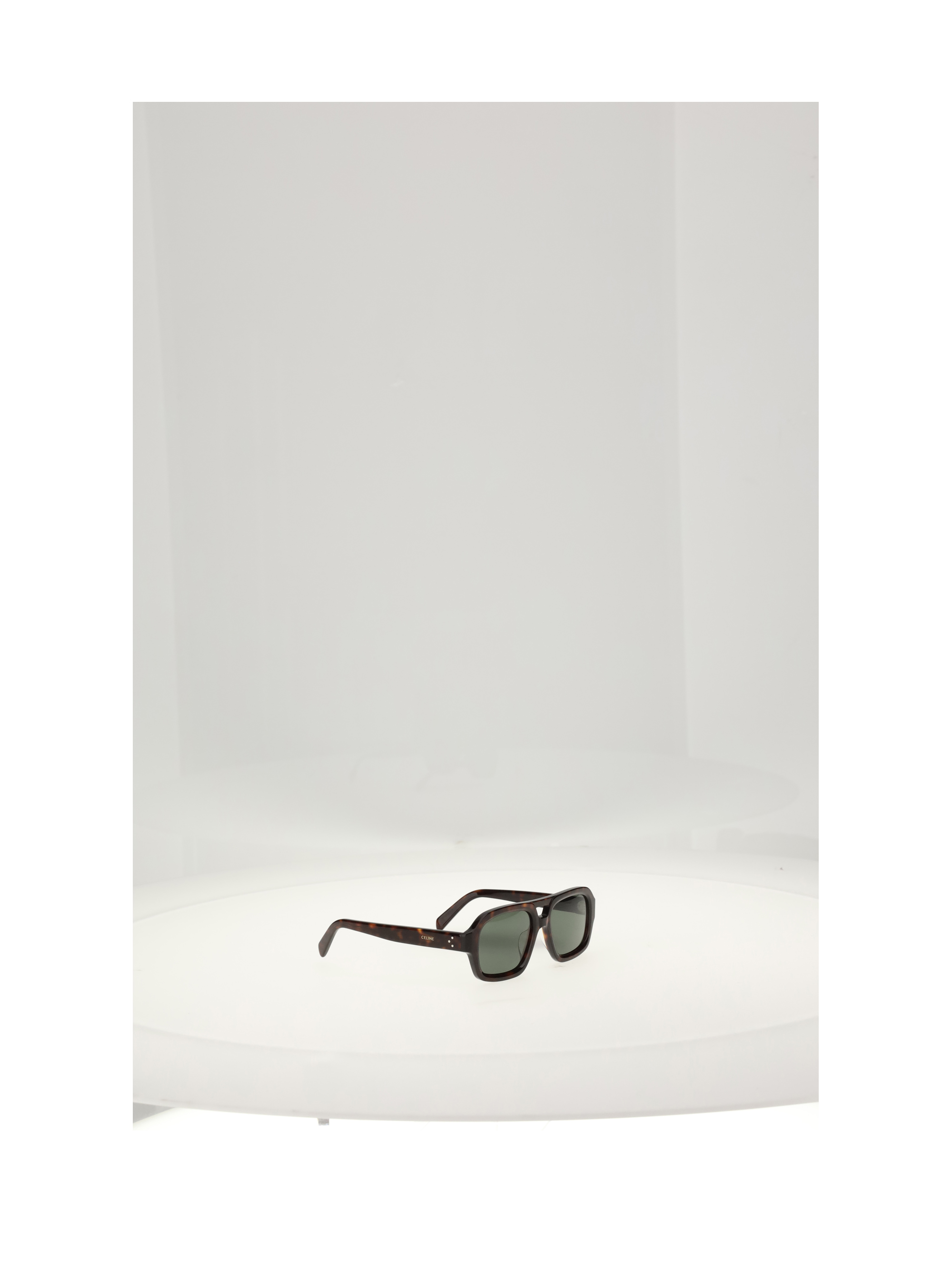 BLACK FRAME 62