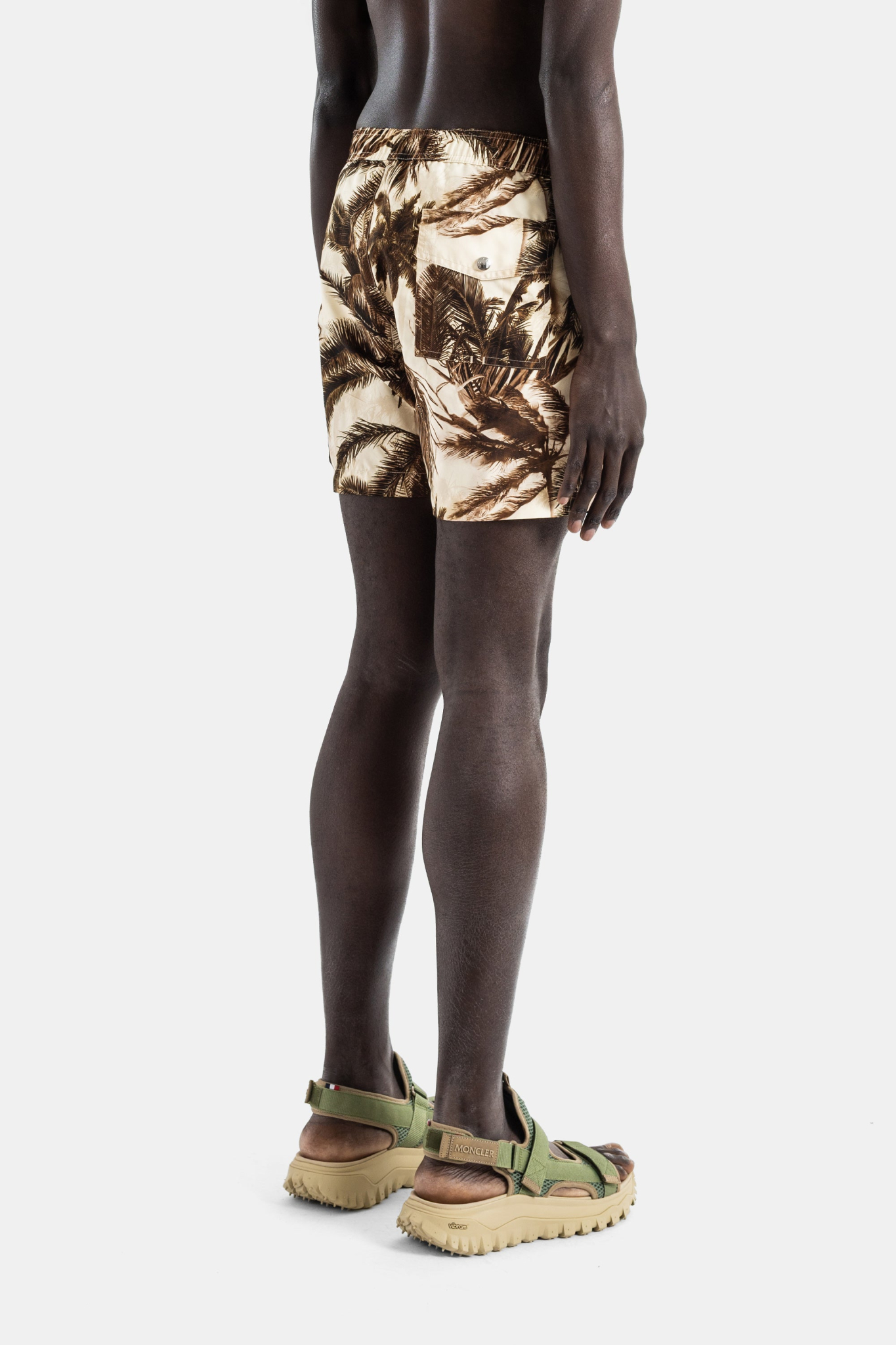 [Moncler] Shorts SS26 L1091 2C00007 - M9777
