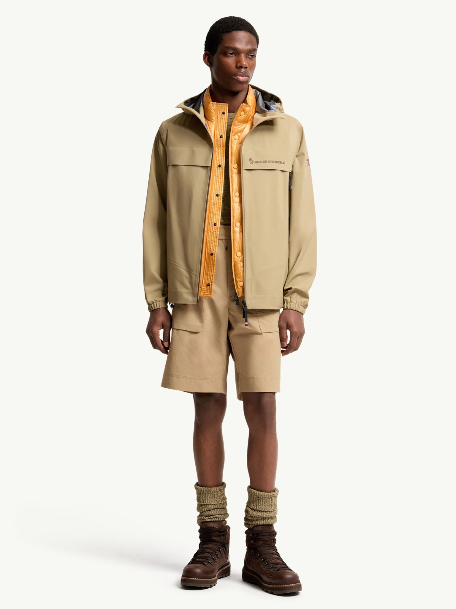 [Moncler] Shorts SS26 L10972B00003597SL23L
