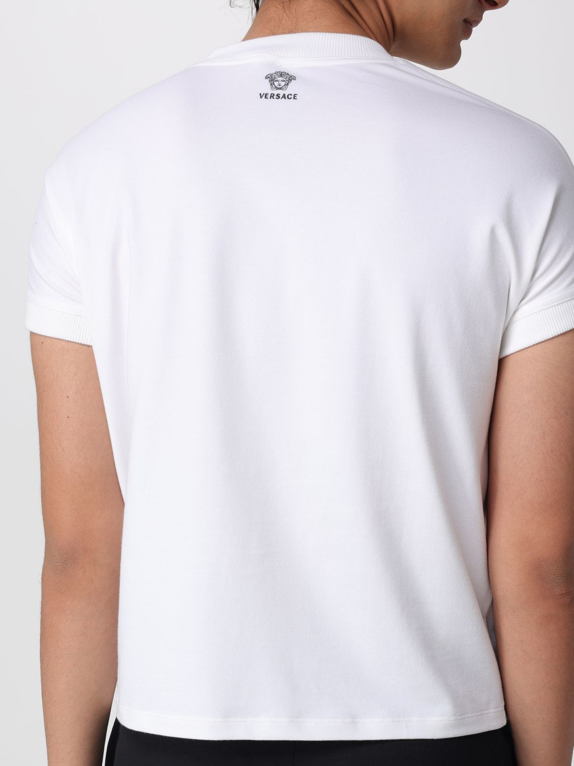 [Versace] T-shirts Short Sleeve SS26 10237531A17888 1W000