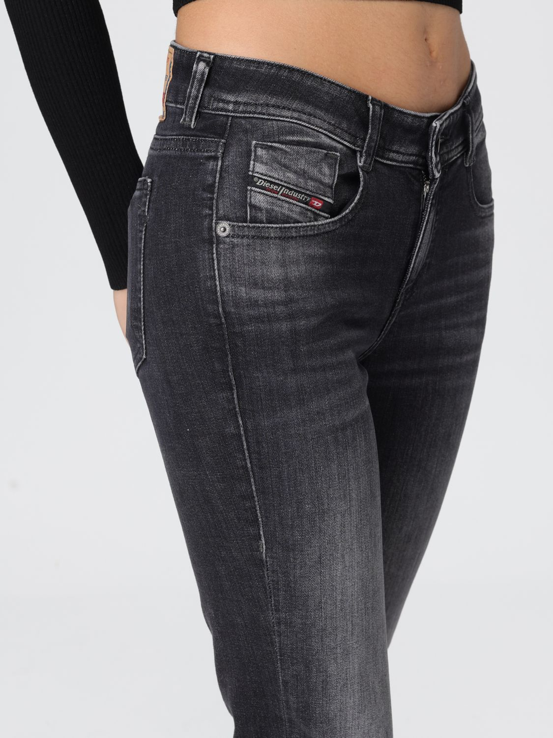 [Diesel] Jeans SS26 A1100309L98 02