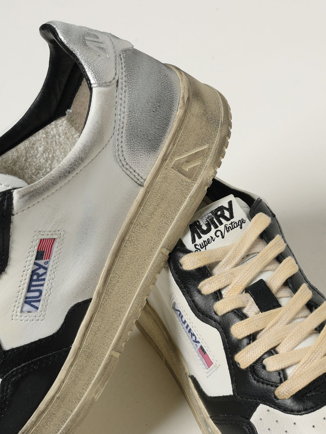 [AUTRY] Sneakers FW26 AVLM SV11