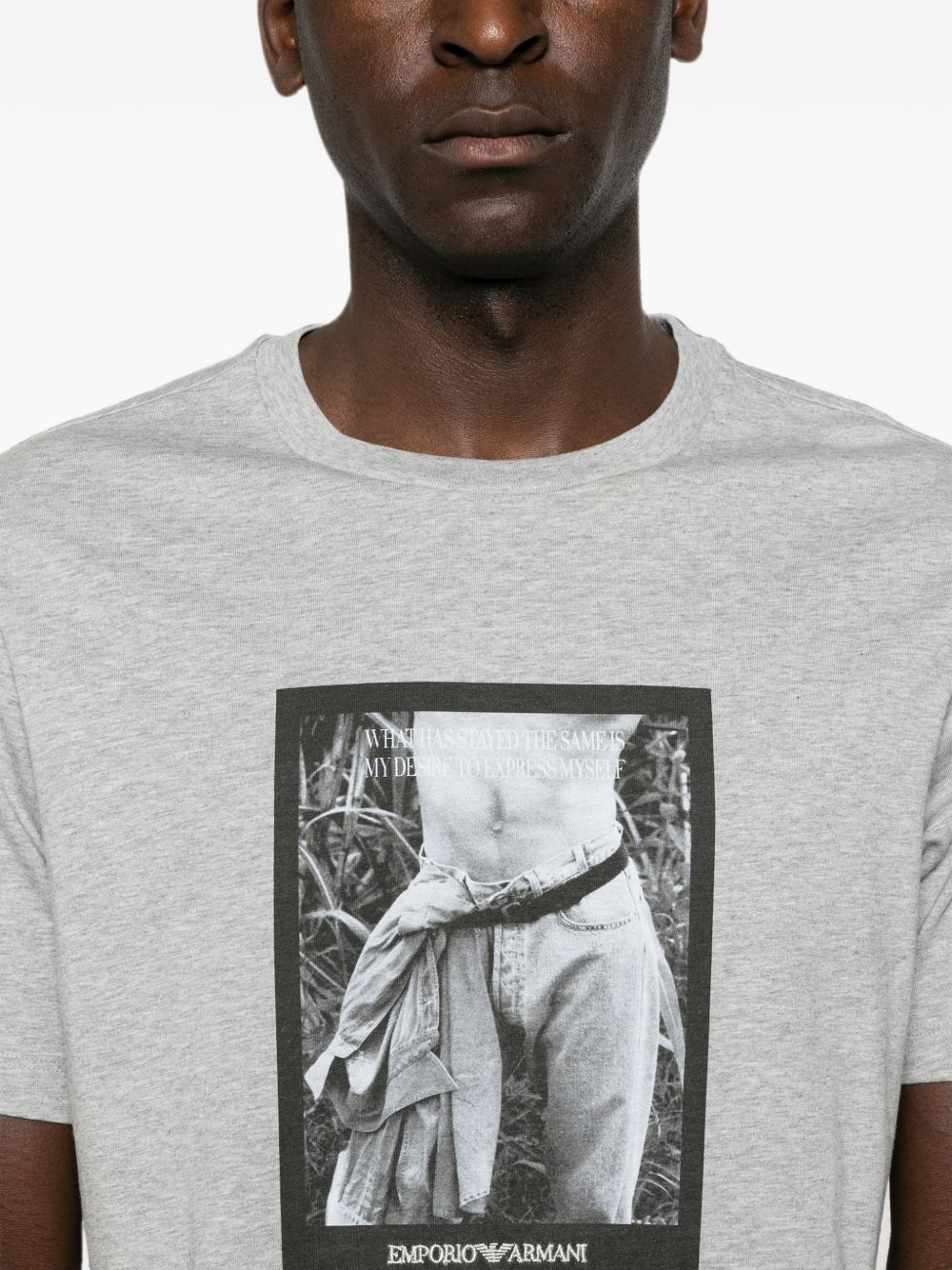 [Emporio Armani] T-shirts Short Sleeve FW26 EM006931AF23082F8301