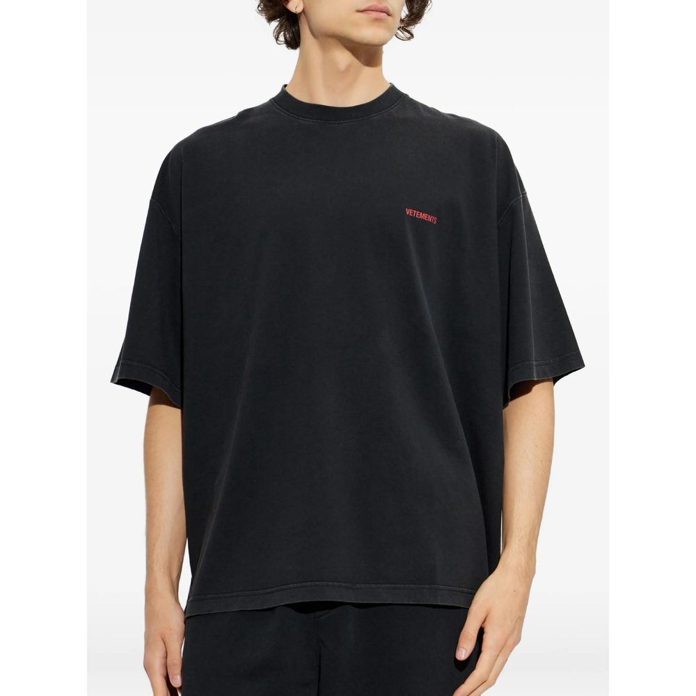 [Vetements] T-shirts Short Sleeve FW26 MH27TR142B  BKRED