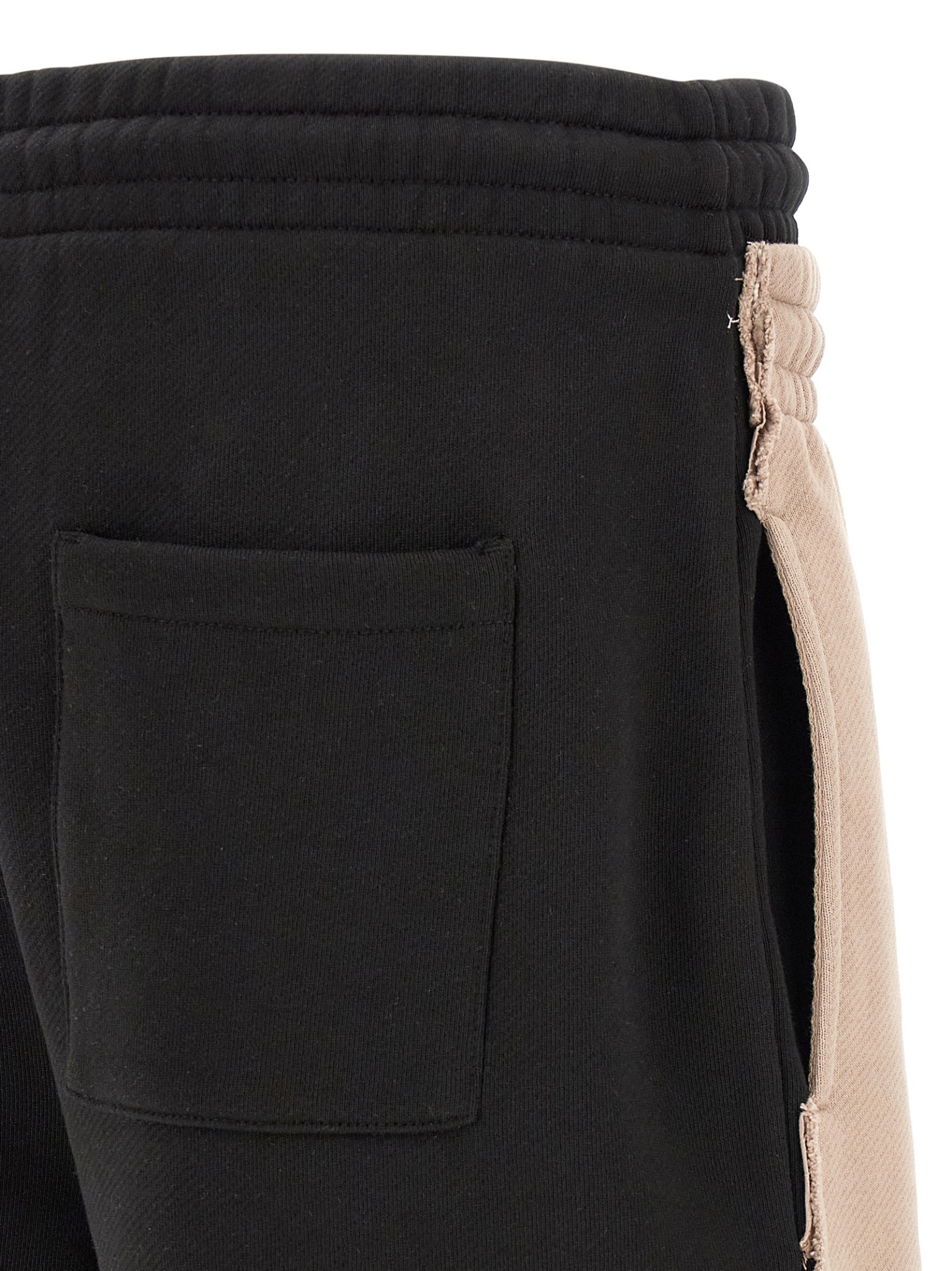 [Off-White] Shorts FW26 OMCI01CF26FLE00100001001