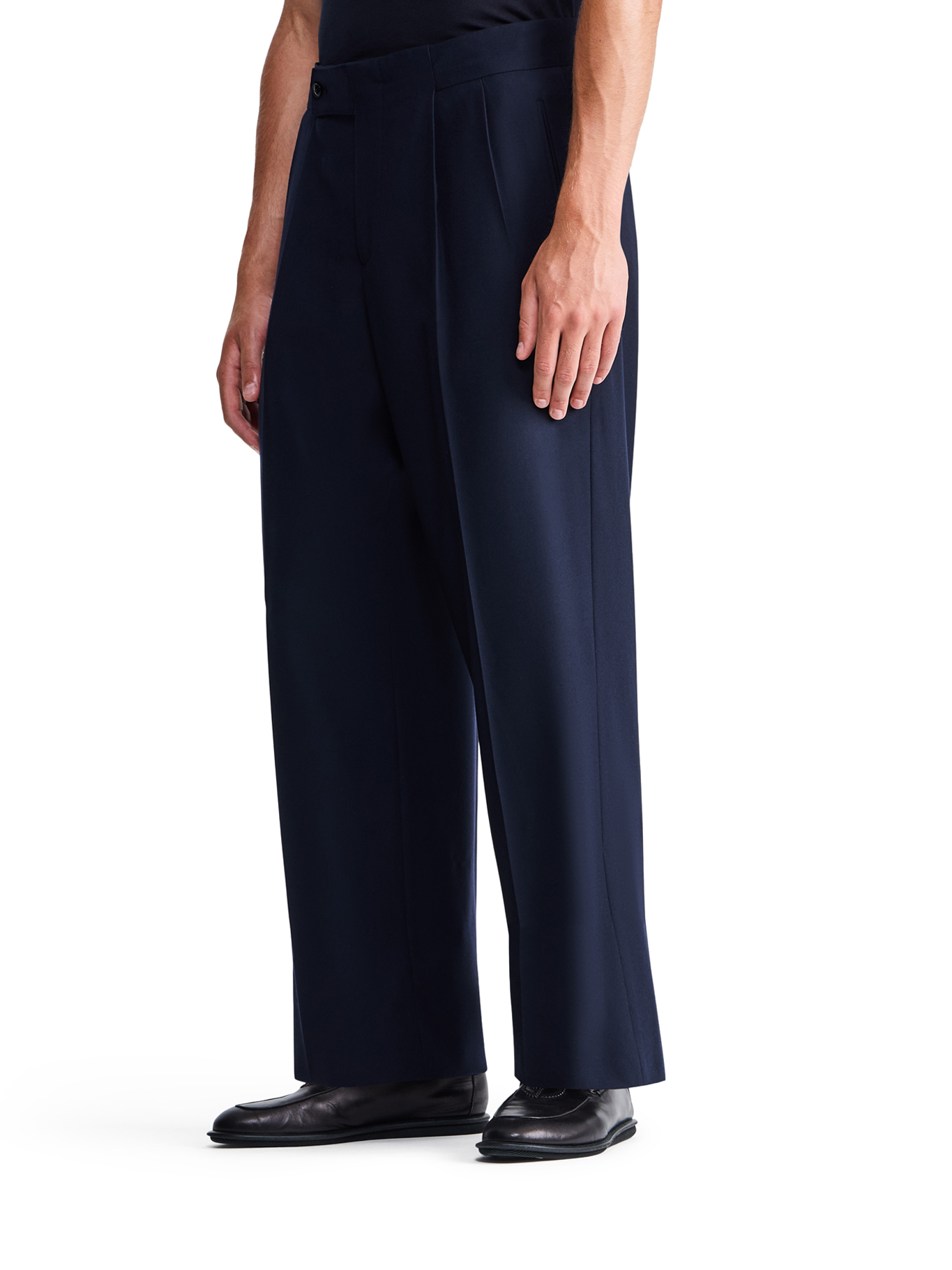 [Giorgio Armani] Trousers FW26 GM000558TE13592UB109 DARK NAVY