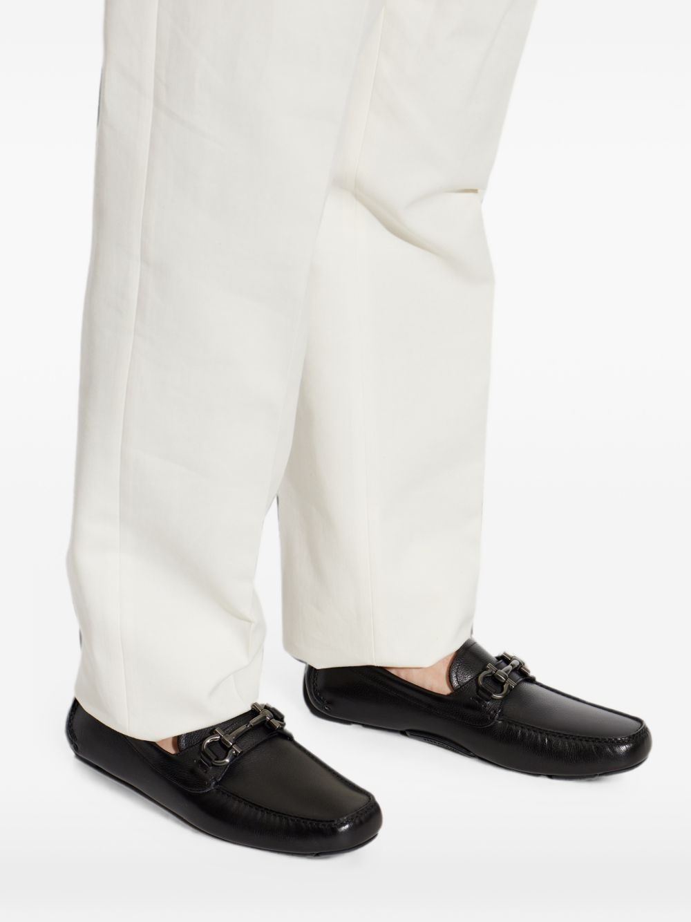 [Salvatore Ferragamo] Loafer FW26 02C398794905175
