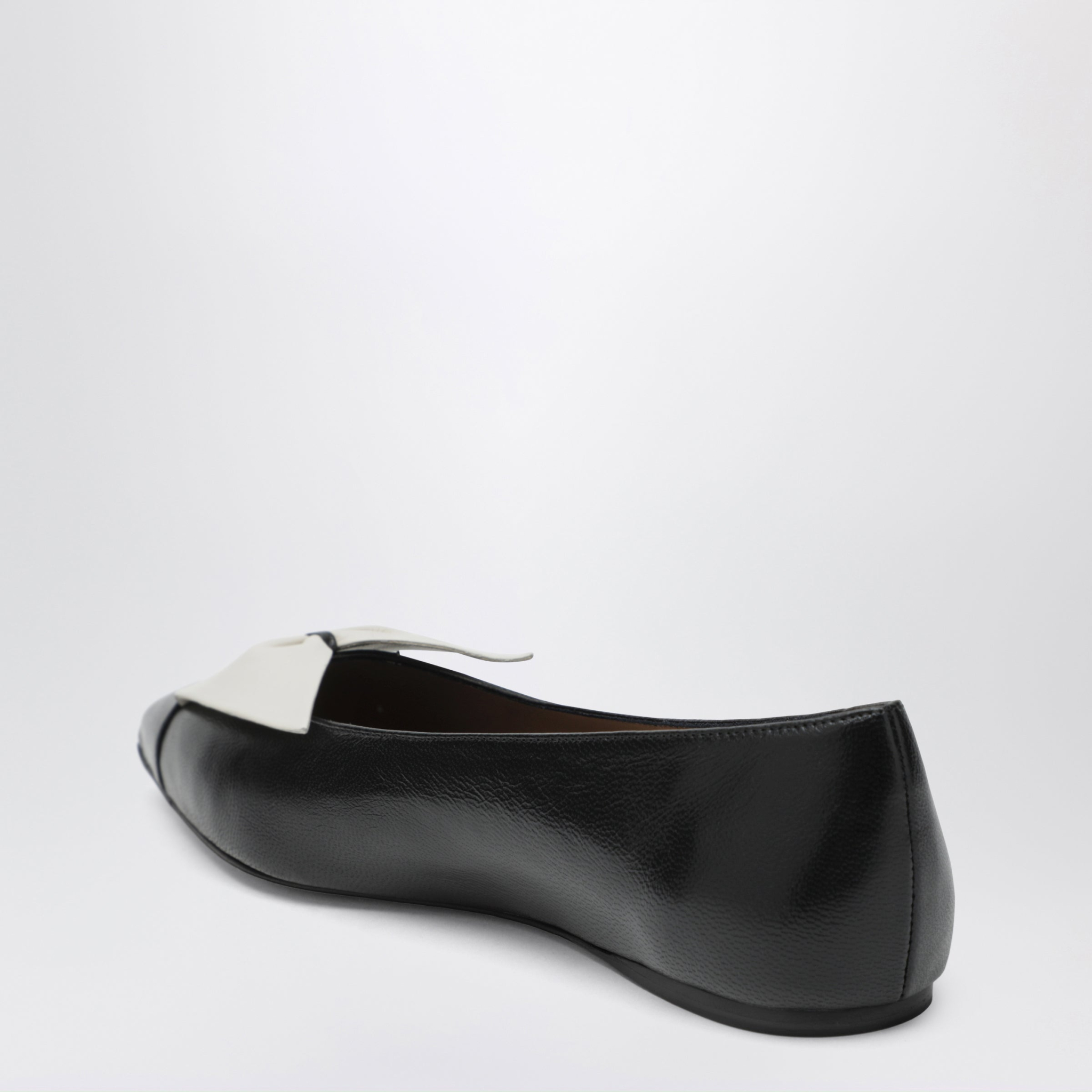 [Ferragamo] Flat shoes SS26 07933881CLE