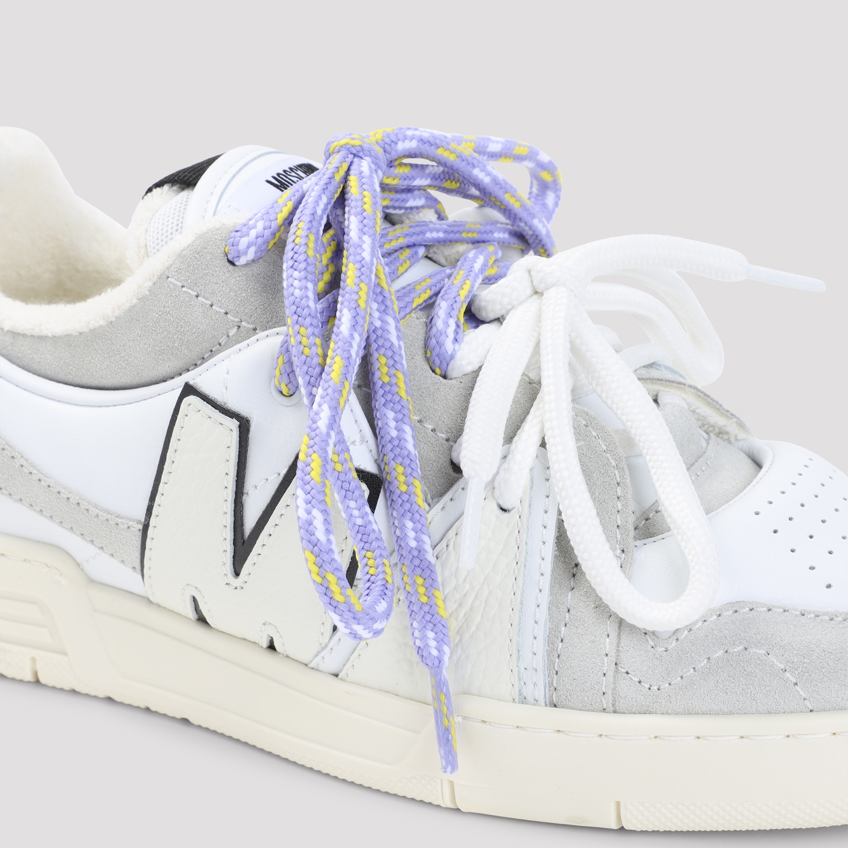 [Moschino] Sneakers FW26 MA15304G1P.MFE