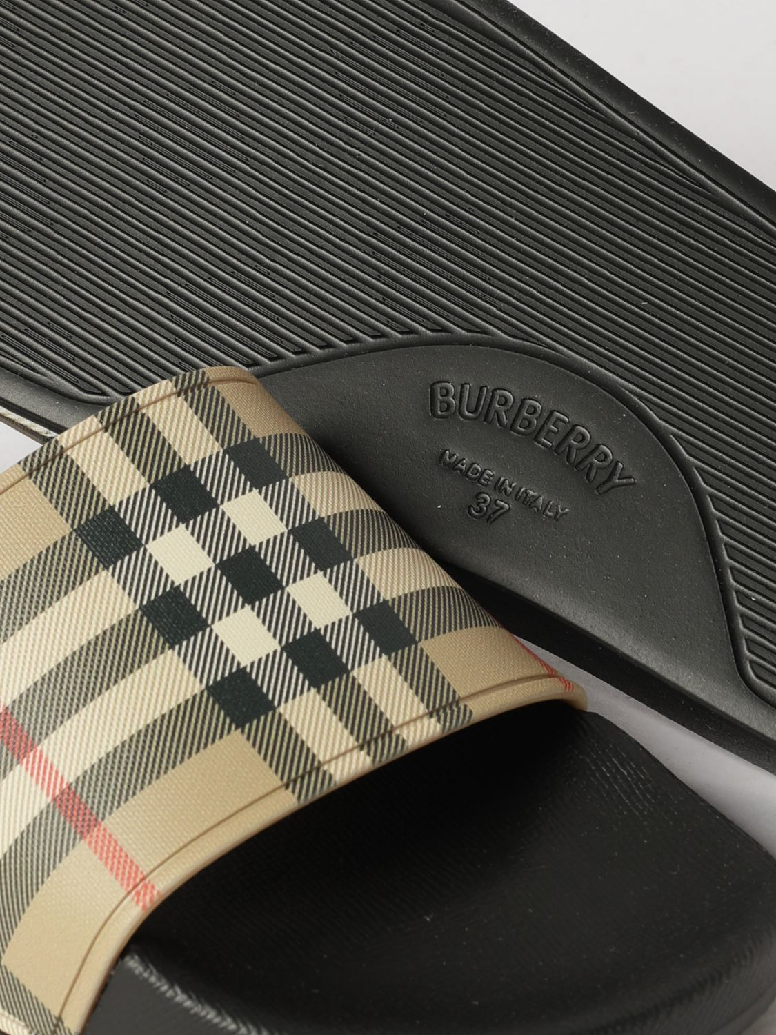 [Burberry] Sandals FW26 8129969
