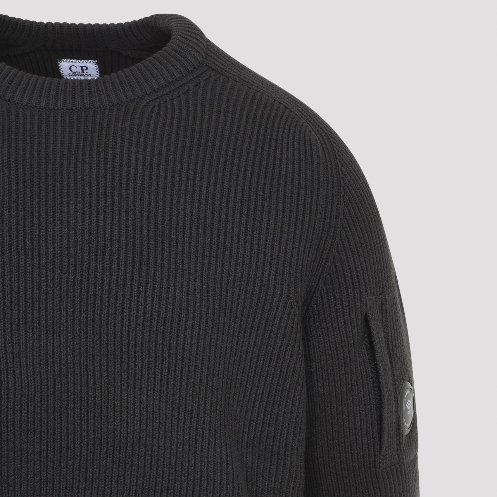 [C.P.COMPANY] Knitwear FW26 21CMKN101A.006608A
