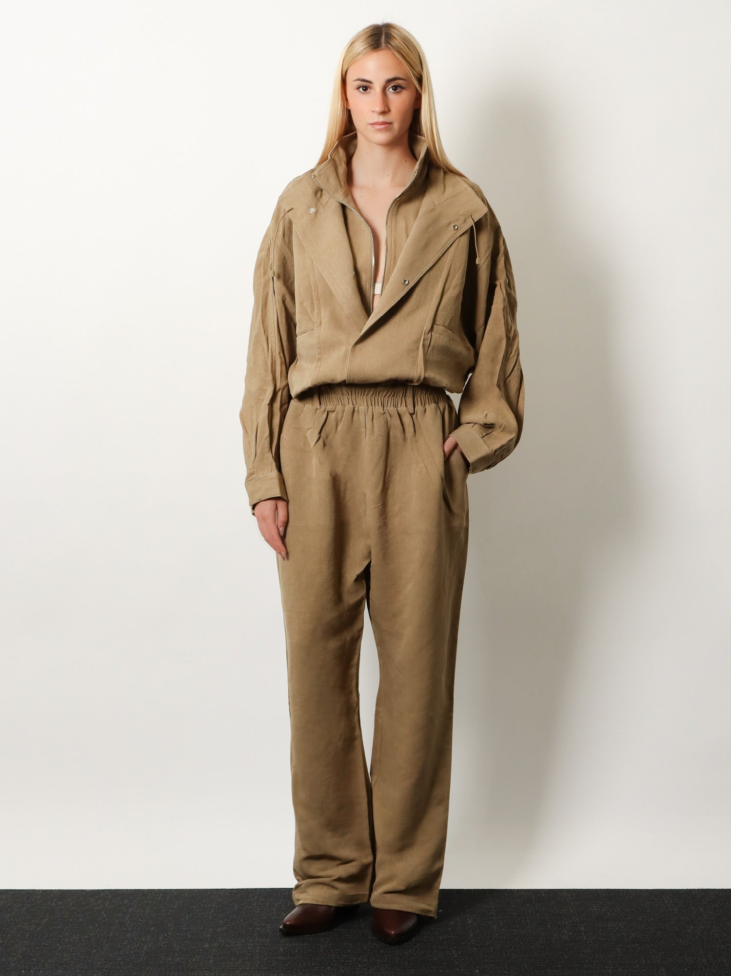 [THE FRANKIE SHOP] Jump suit FW26 JLFS22103200CAMEL