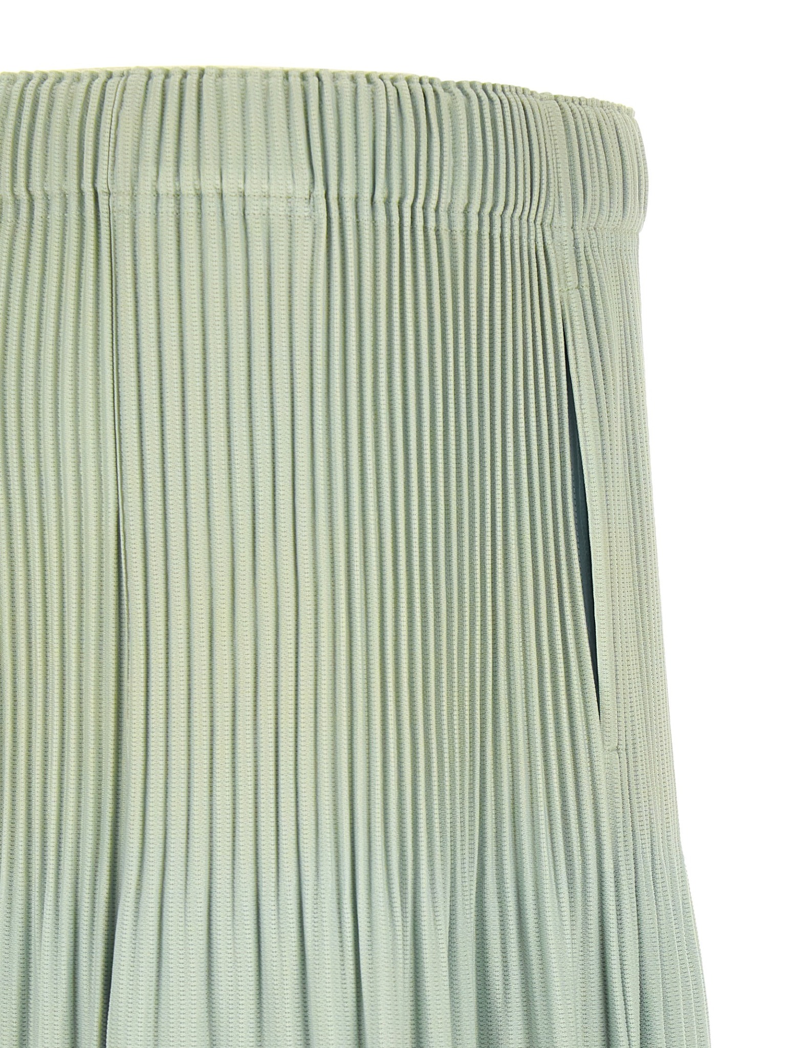 [HOMME PLISSE' ISSEY MIYAKE] Shorts SS26 HP66JF06470