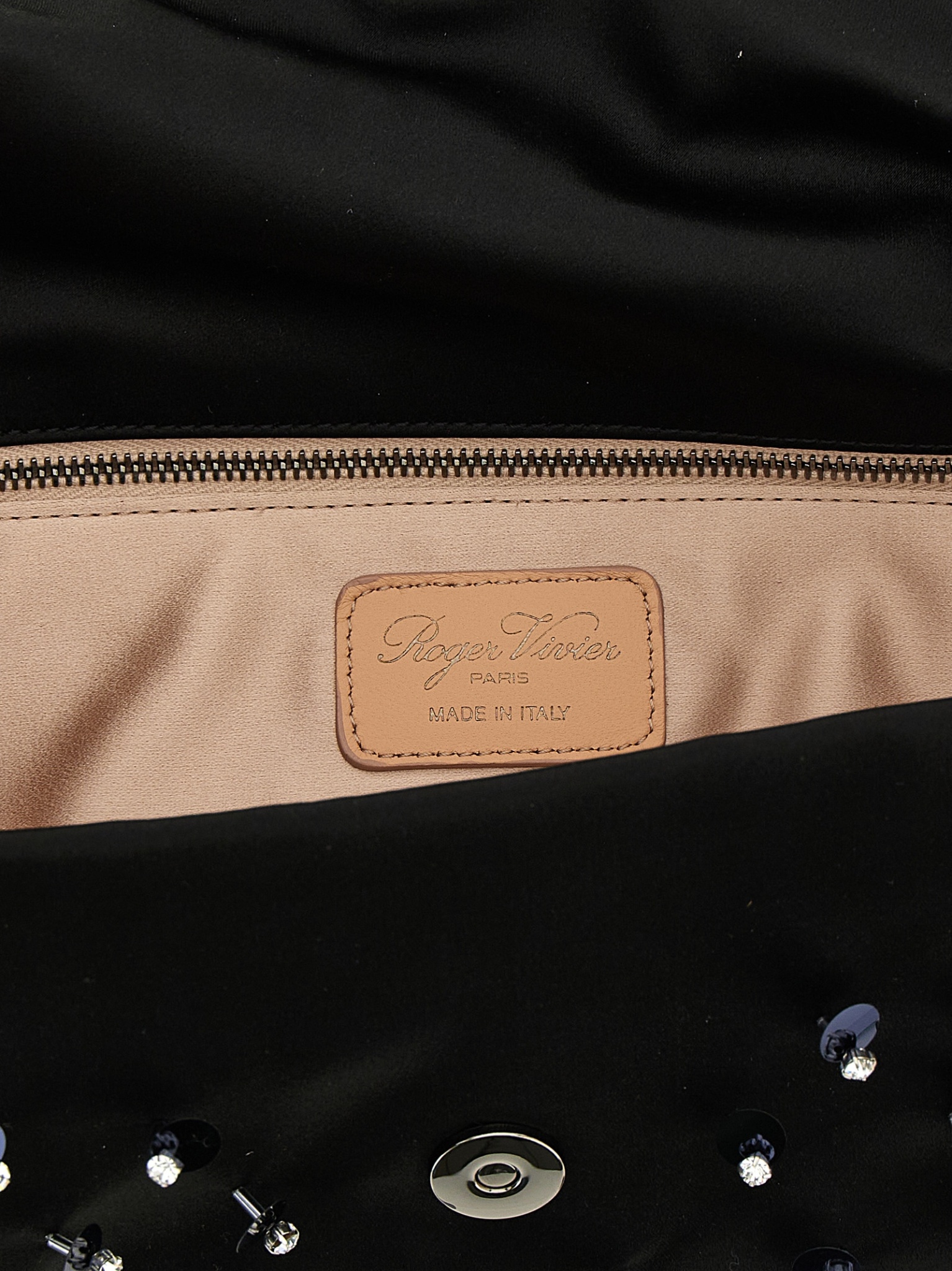 [Roger Vivier] Clutch bag SS26 RBWANVC3200RS0B999
