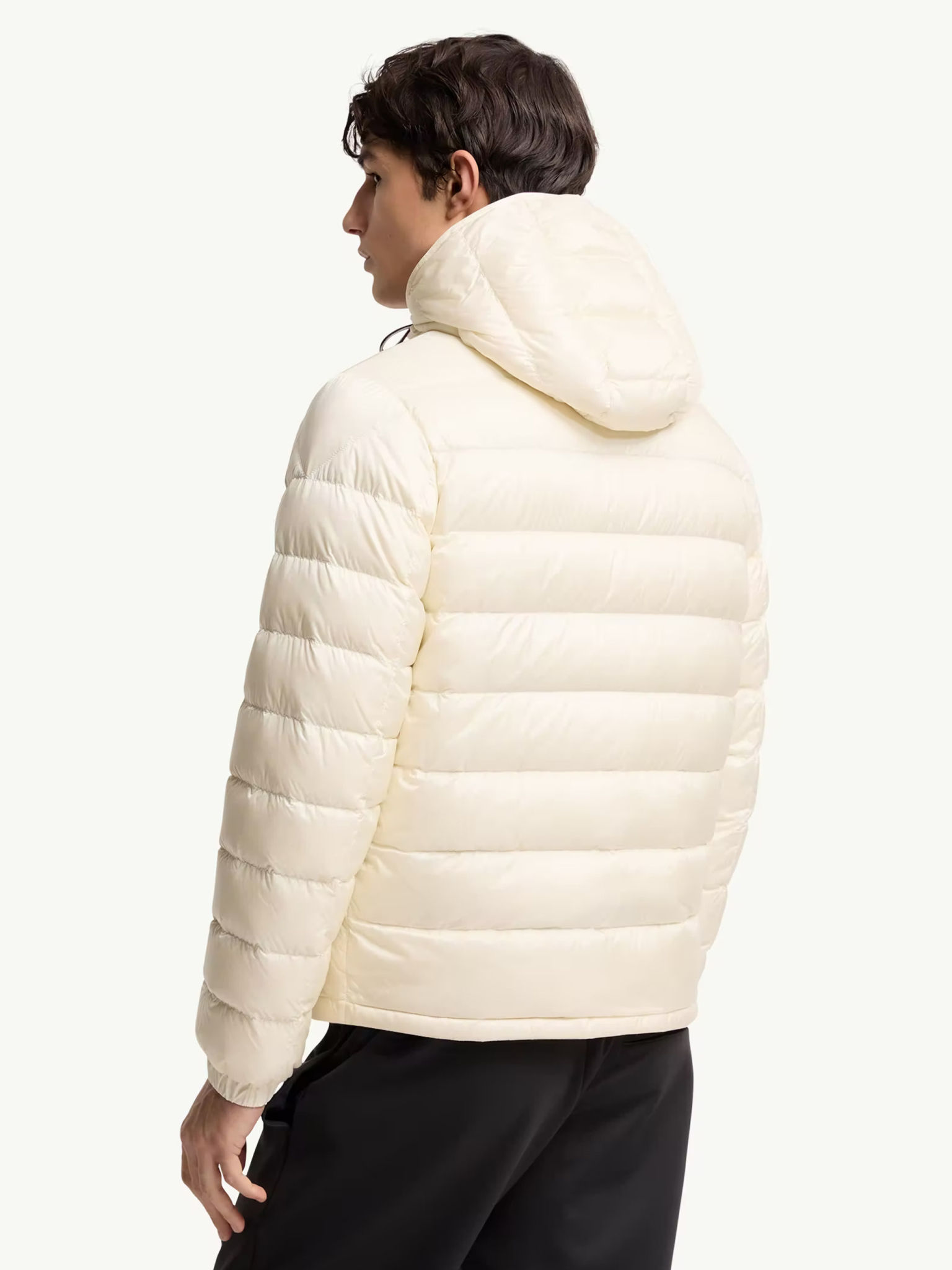 [Moncler] Down Jacket FW26 L20911A00004599Q0050