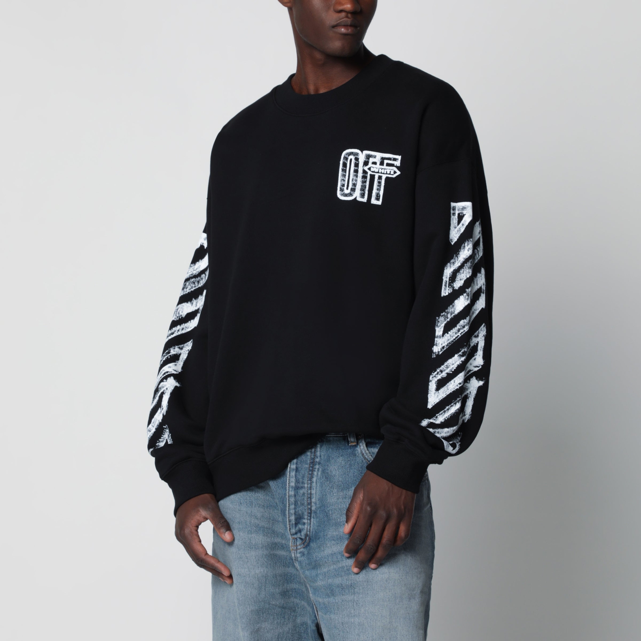 [Off-White] Sweatshirt FW26 OMBA054F26FLE007