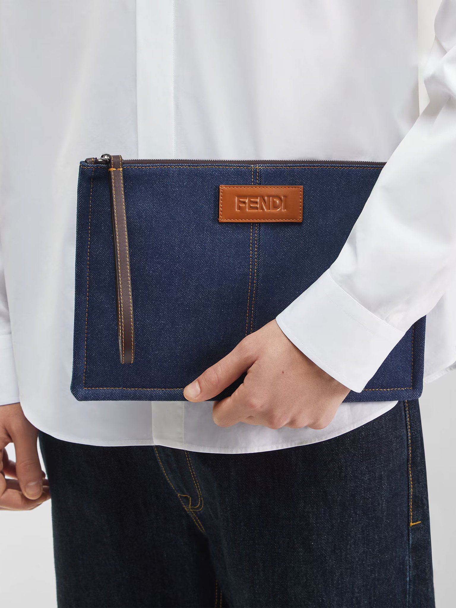 [Fendi] Clutch bag FW26 7N0134B08ZF1X9D