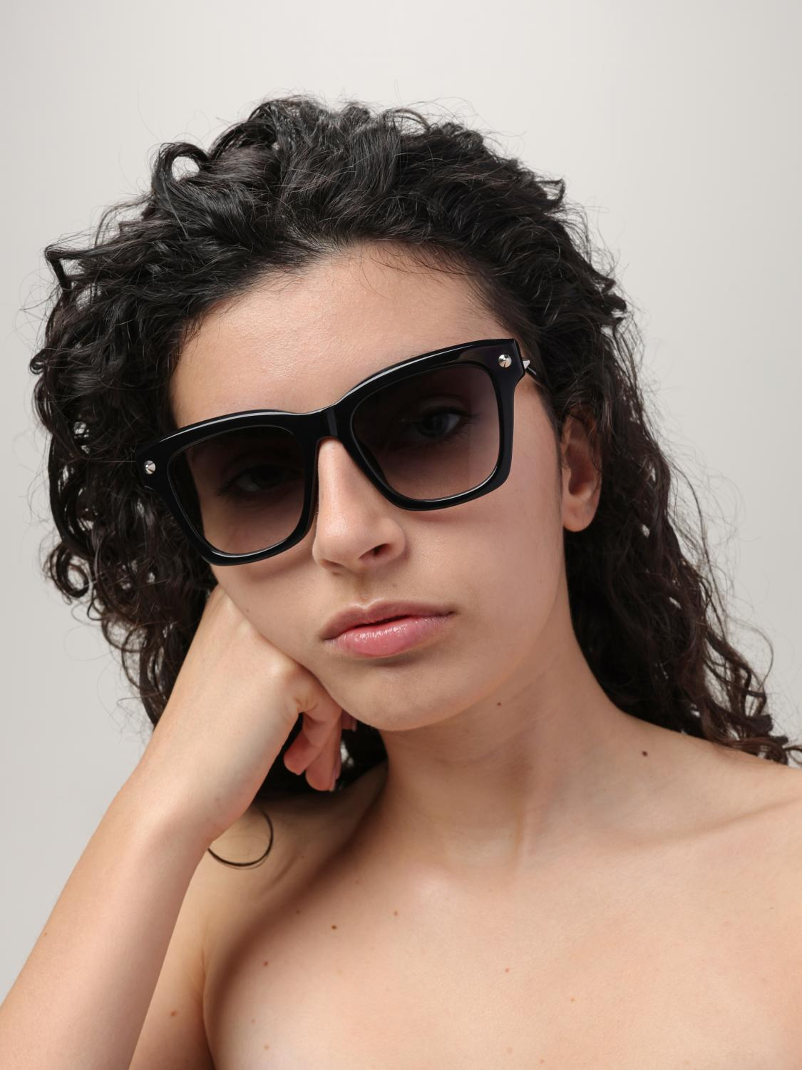 [McQueen] Sunglasses SS26 AM0483S 001