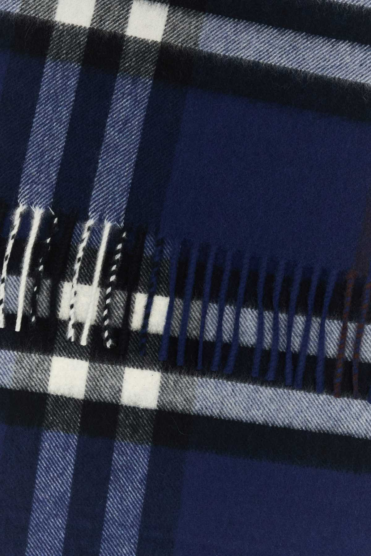 [Burberry] Scarf FW26 8113948 A2993