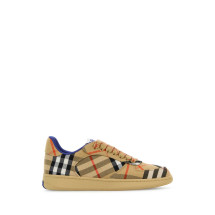 [Burberry] Sneakers FW26 8095372 B9368