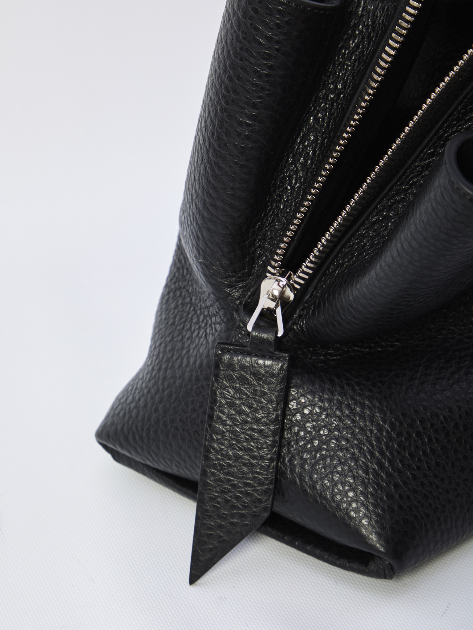 [The Attico] Shoulder bag FW26 250WAH00054_LTB117AA_100