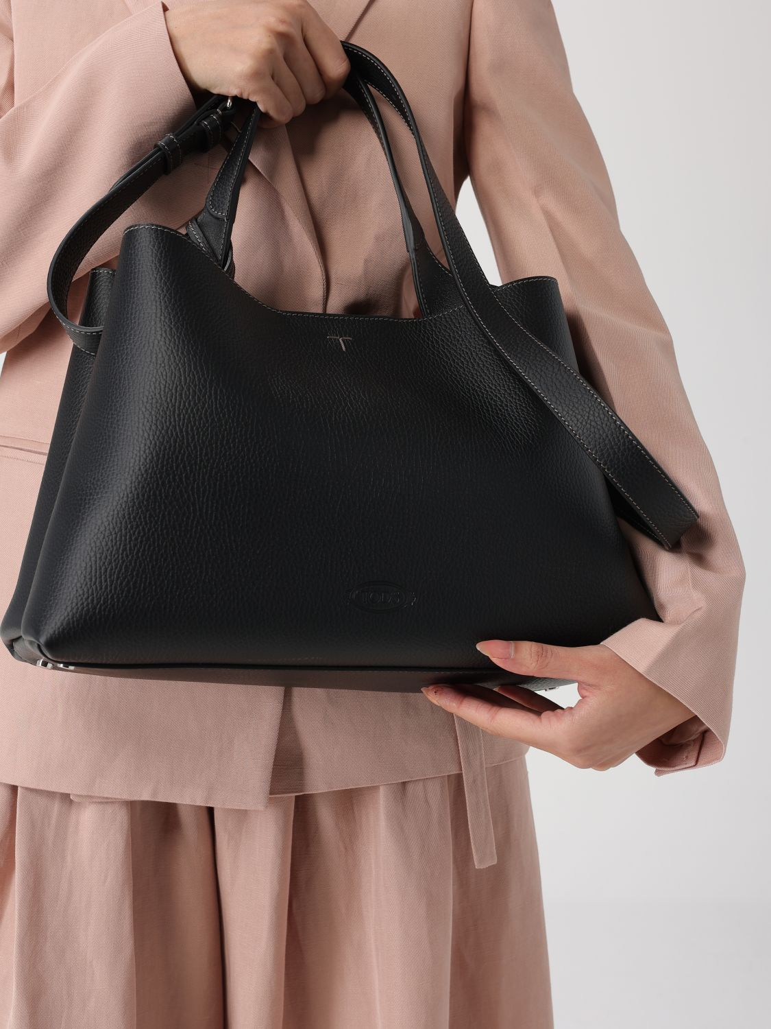 [Tod's] Tote bag SS26 XBWAPAJ0300QRI B999