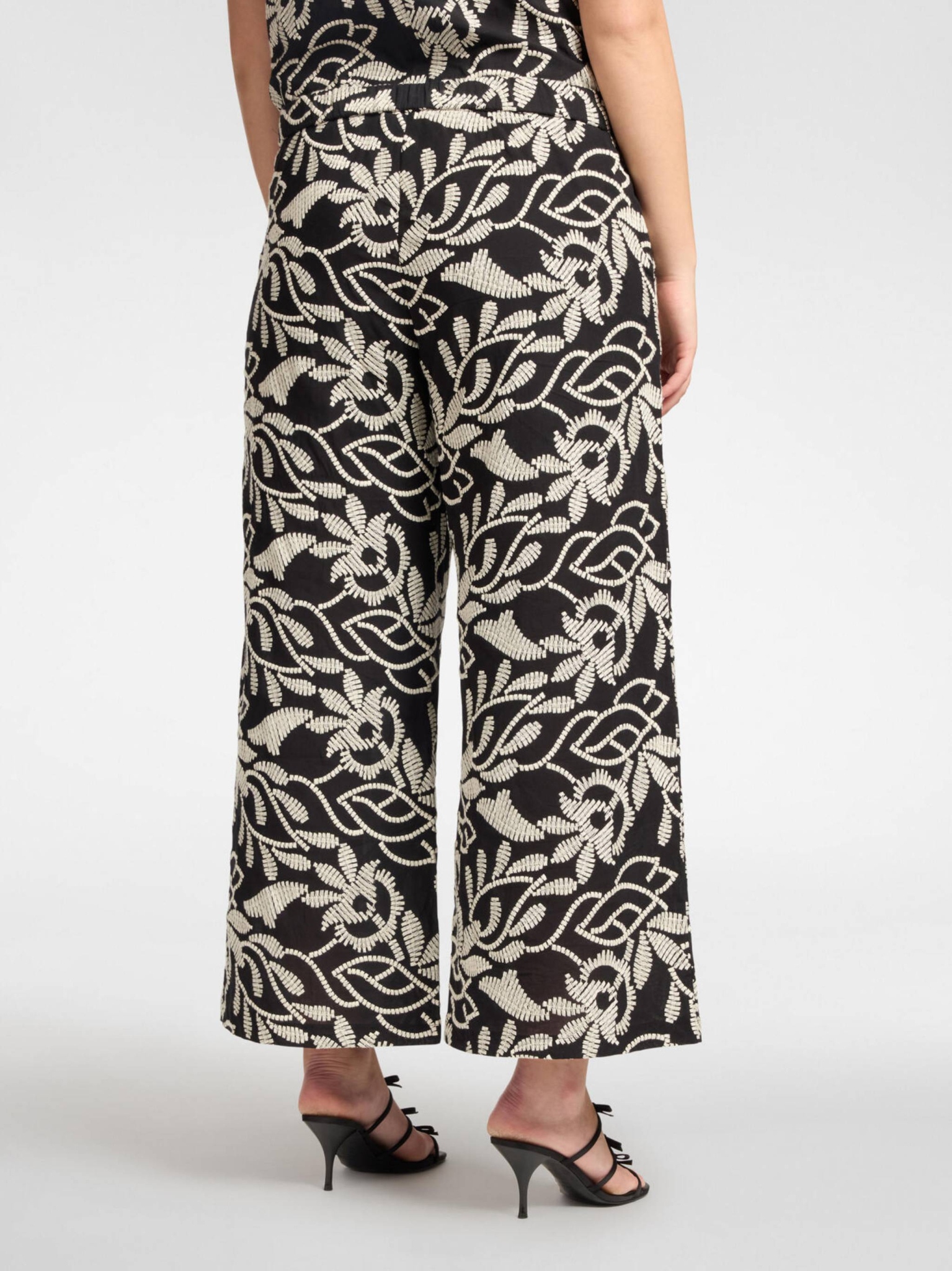 [ELENA MIRO`] Trousers SS26 P002P000488N