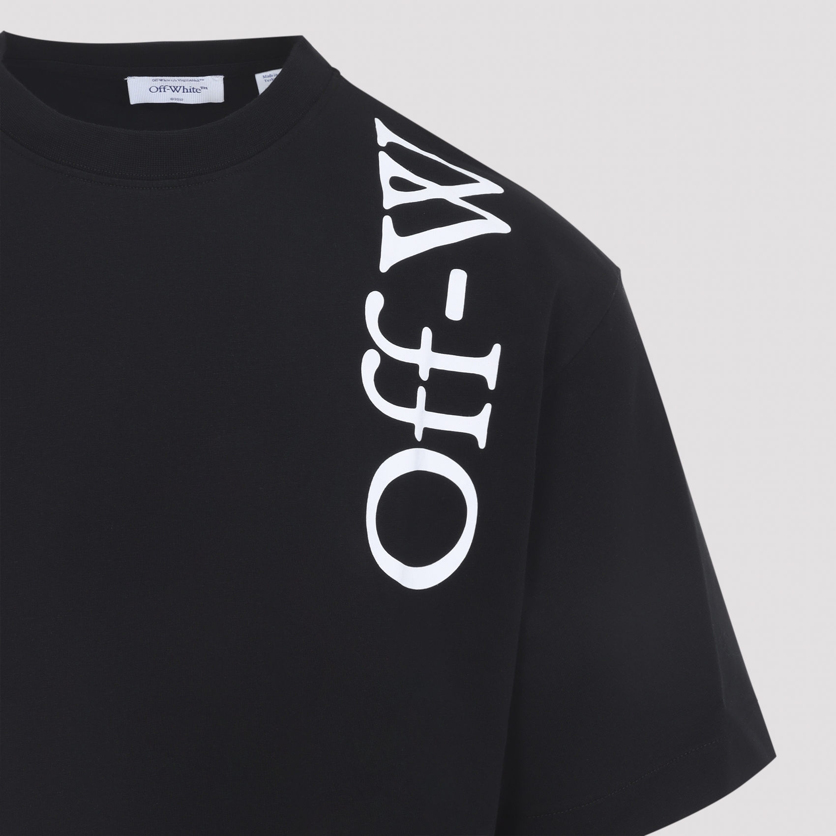 [Off-White] T-shirts Short Sleeve FW26 44MAA120F26J010001