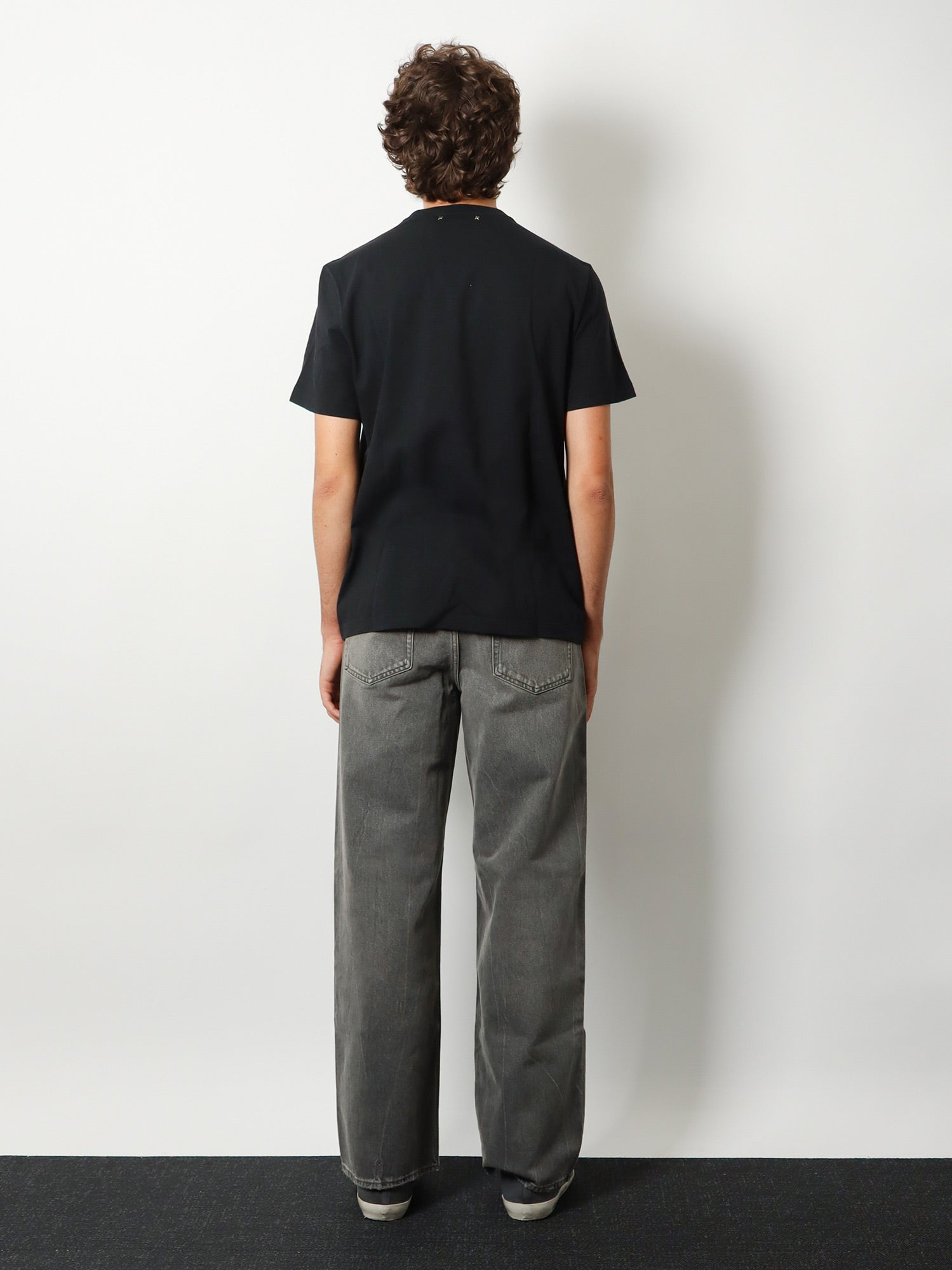 [GOLDEN GOOSE DELUXE BRAND] T-shirts Short Sleeve SS26 GUP01220P00237090100