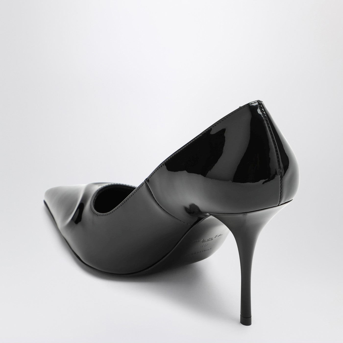 [Alaia] Pumps FW25 AA3E089CK168LE