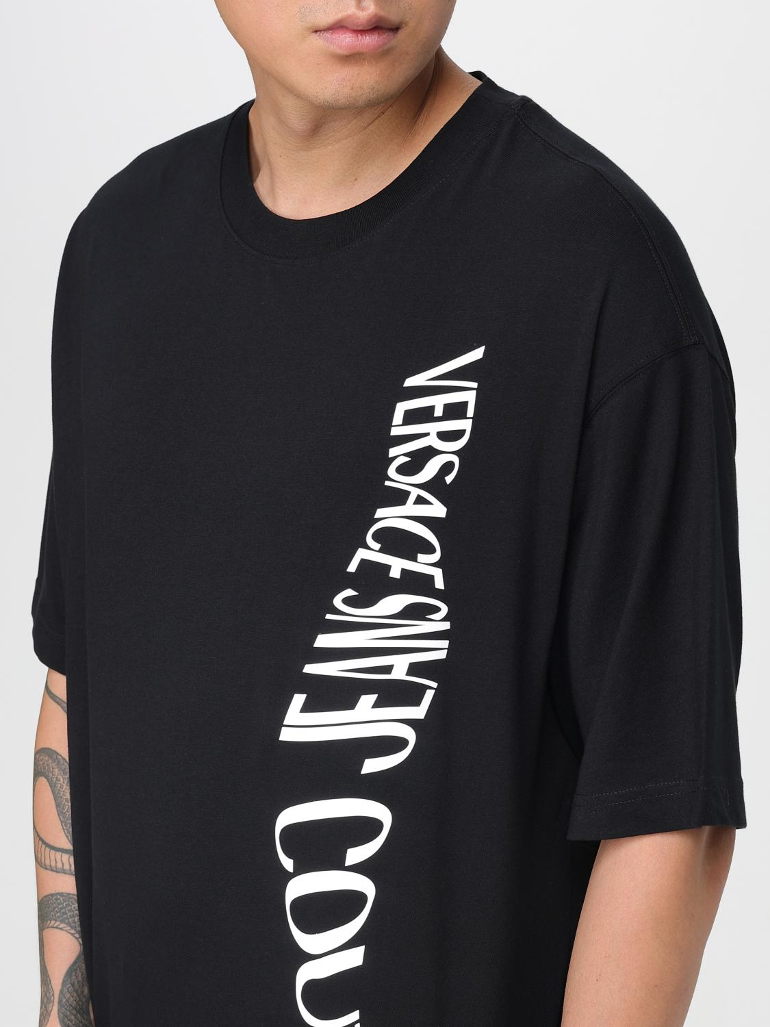 [VERSACE JEANS COUTURE] T-shirts Short Sleeve FW25 79GAHP04CJ01P 899