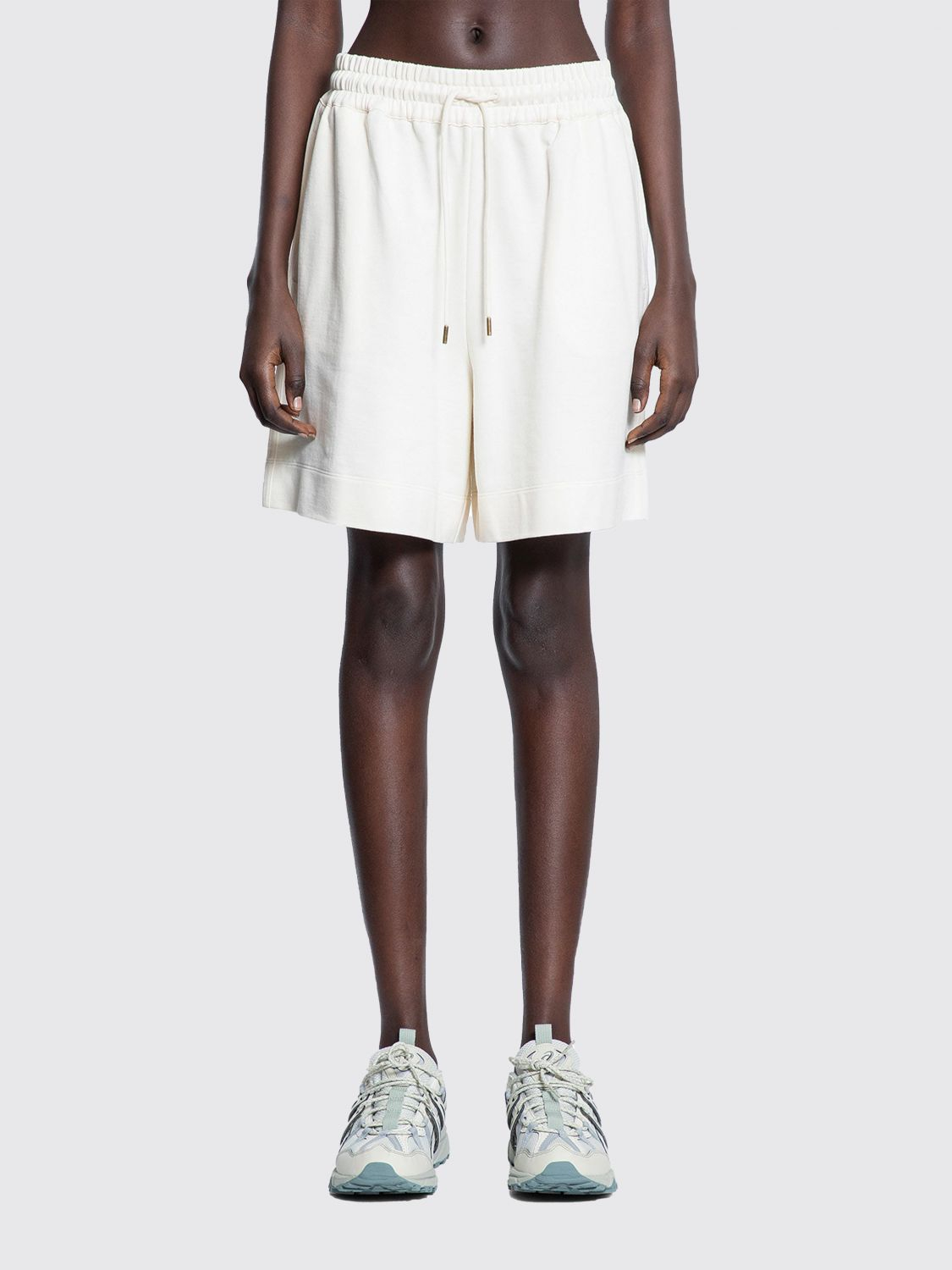 [Moncler] Shorts FW25 K10938H0001189A1K 034