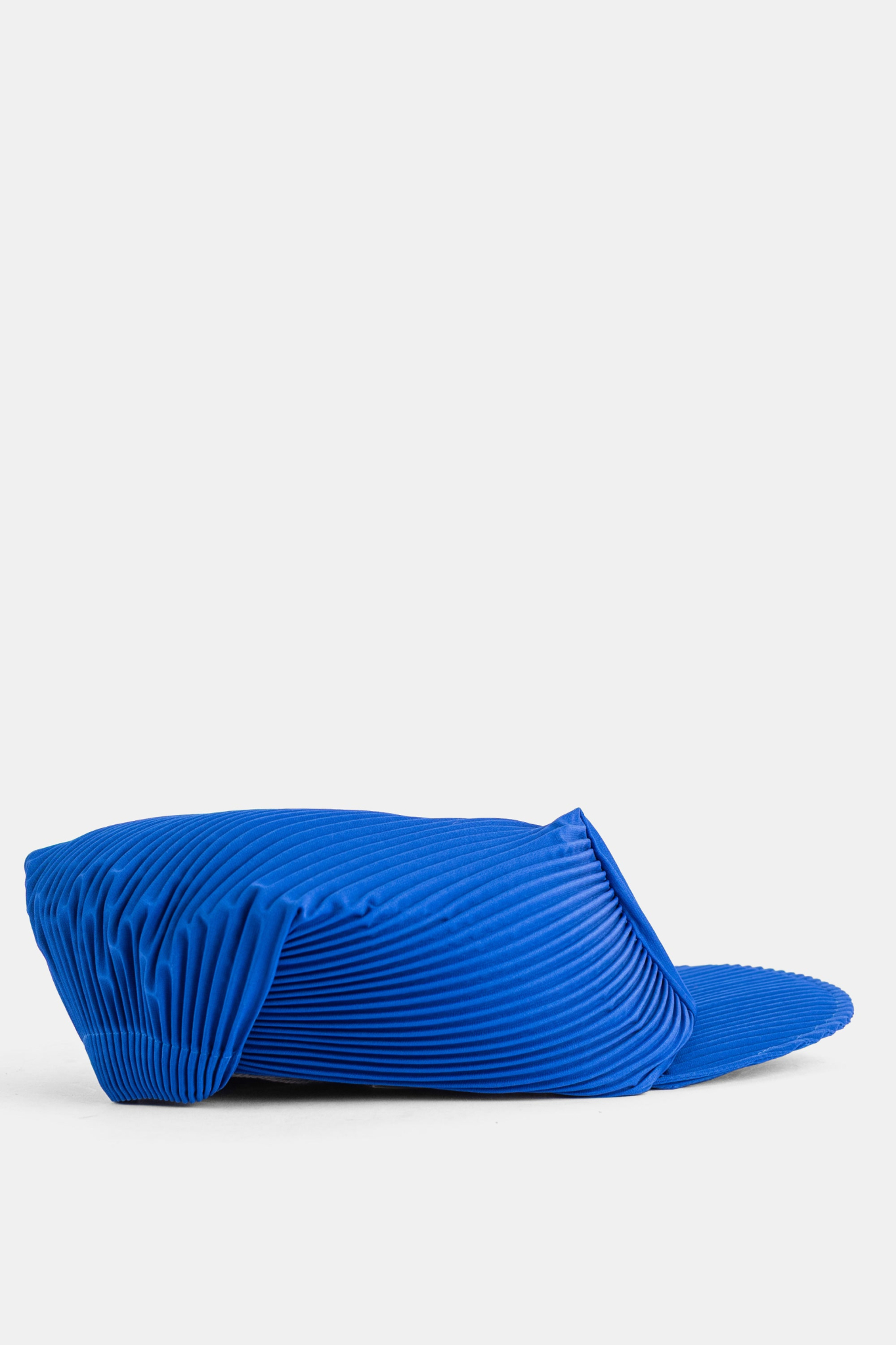 [PLEATS PLEASE ISSEY MIYAKE] Cap FW26 PP69AA861