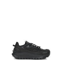 Sneakers with thick sole