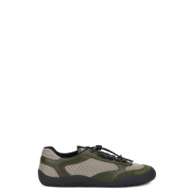Sneakers with breathable details