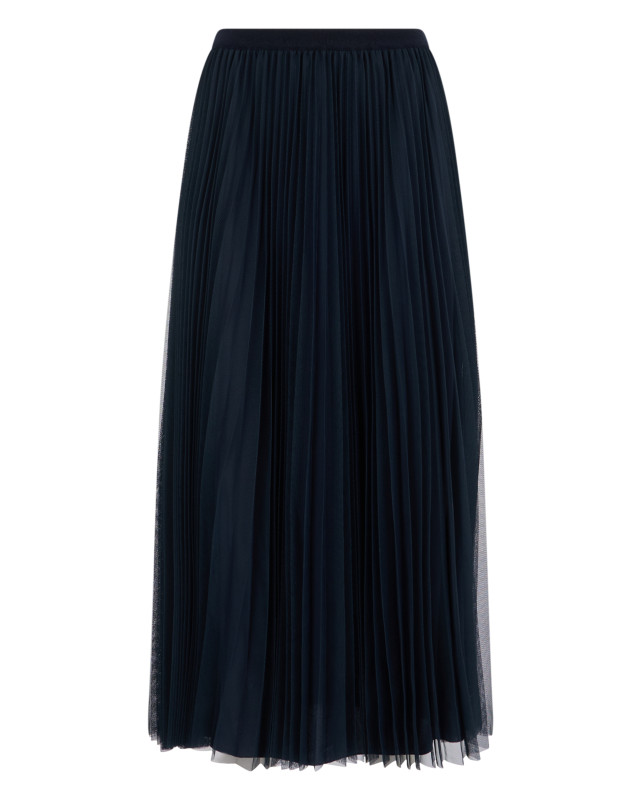 Long skirt with pleats