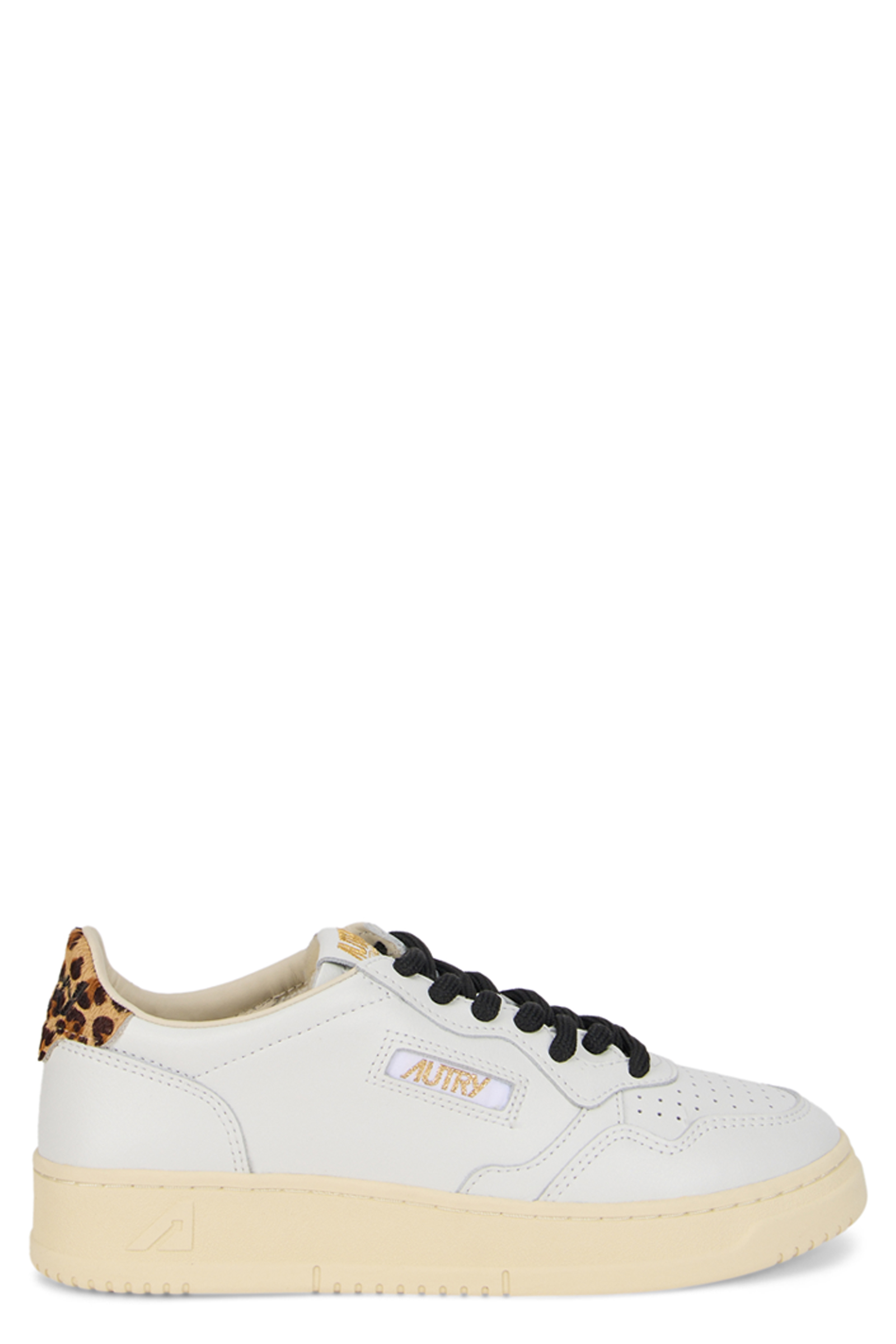 Sneakers with leopard details
