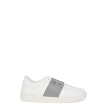 Sneakers with lateral band