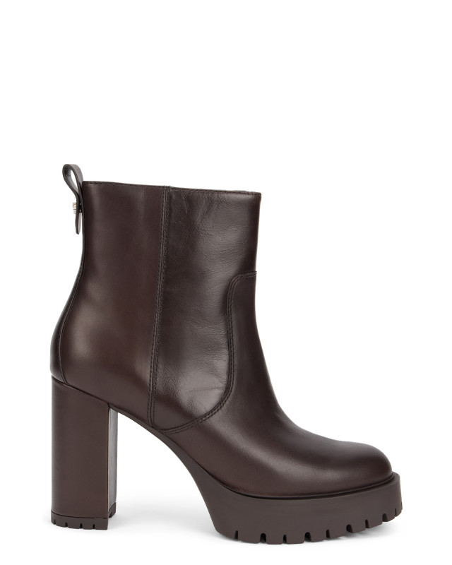 Ankle boots with heels