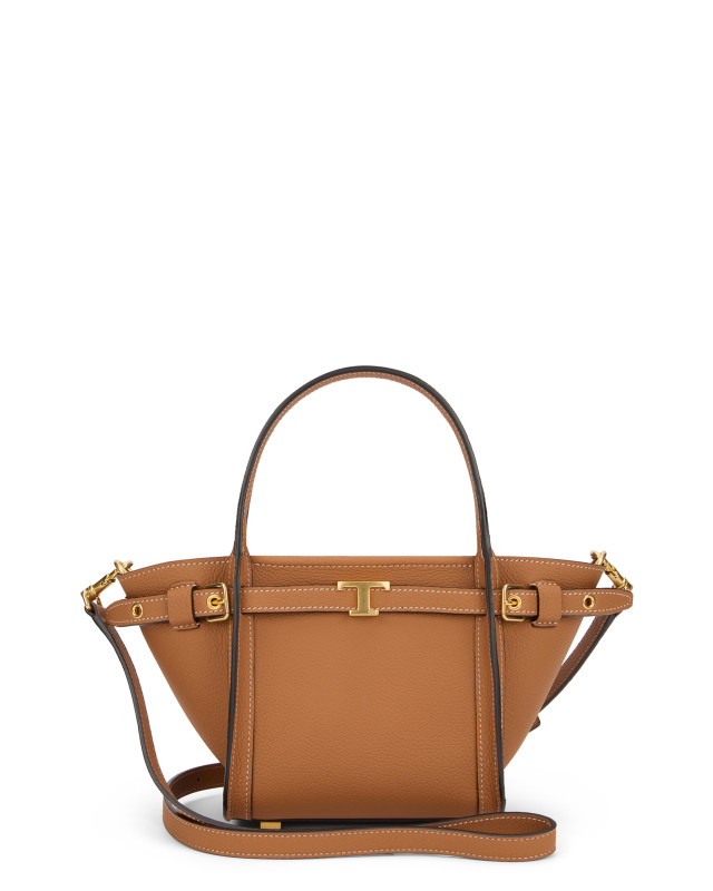Elegant and versatile brown leather bag
