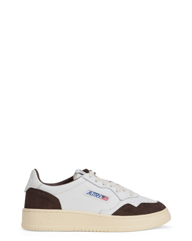 Sneakers with details in suede