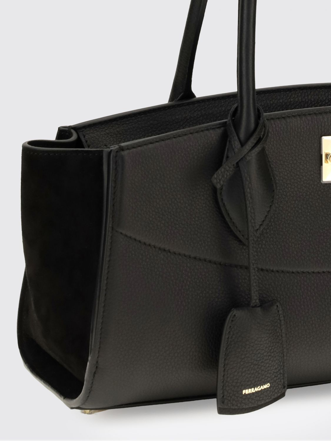 [Ferragamo] Shoulder bag FW26 795213 001