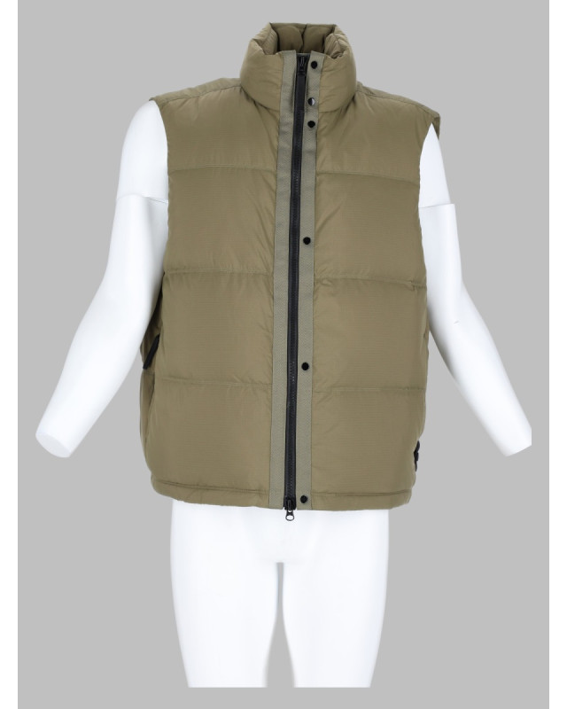 [Stone Island] T-shirts Sleeveless FW26 L2S15G100004_S0483V005G
