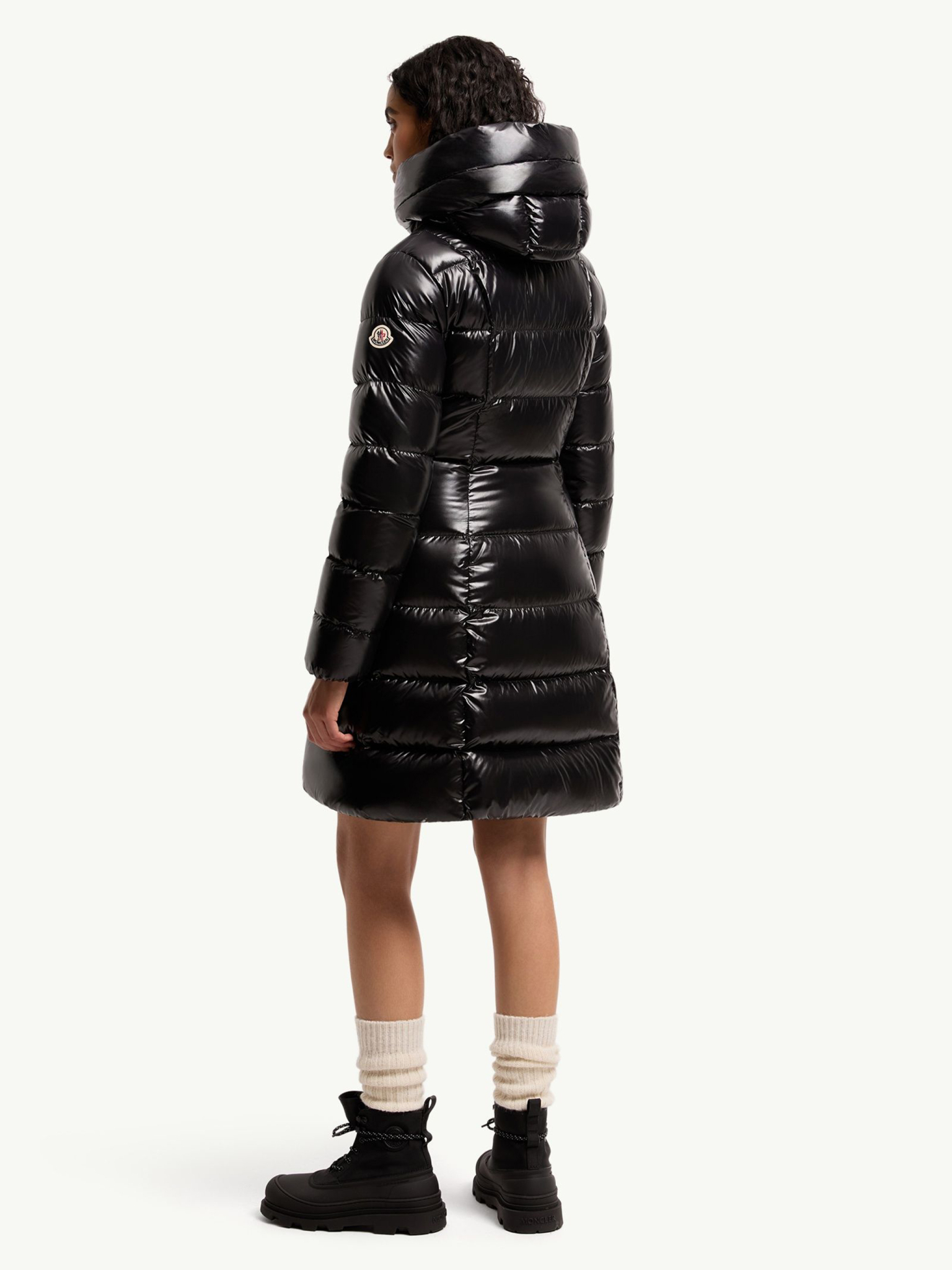 [Moncler] Down jacket FW26 L20931C00018597Z8999