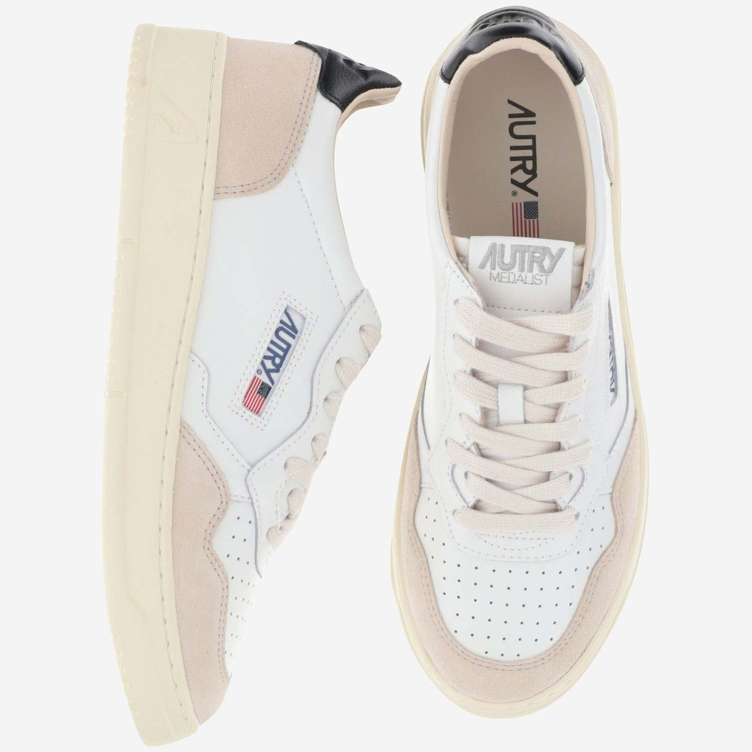[AUTRY] Sneakers FW26 AULMLS21LEATSUEDEWHTBLK