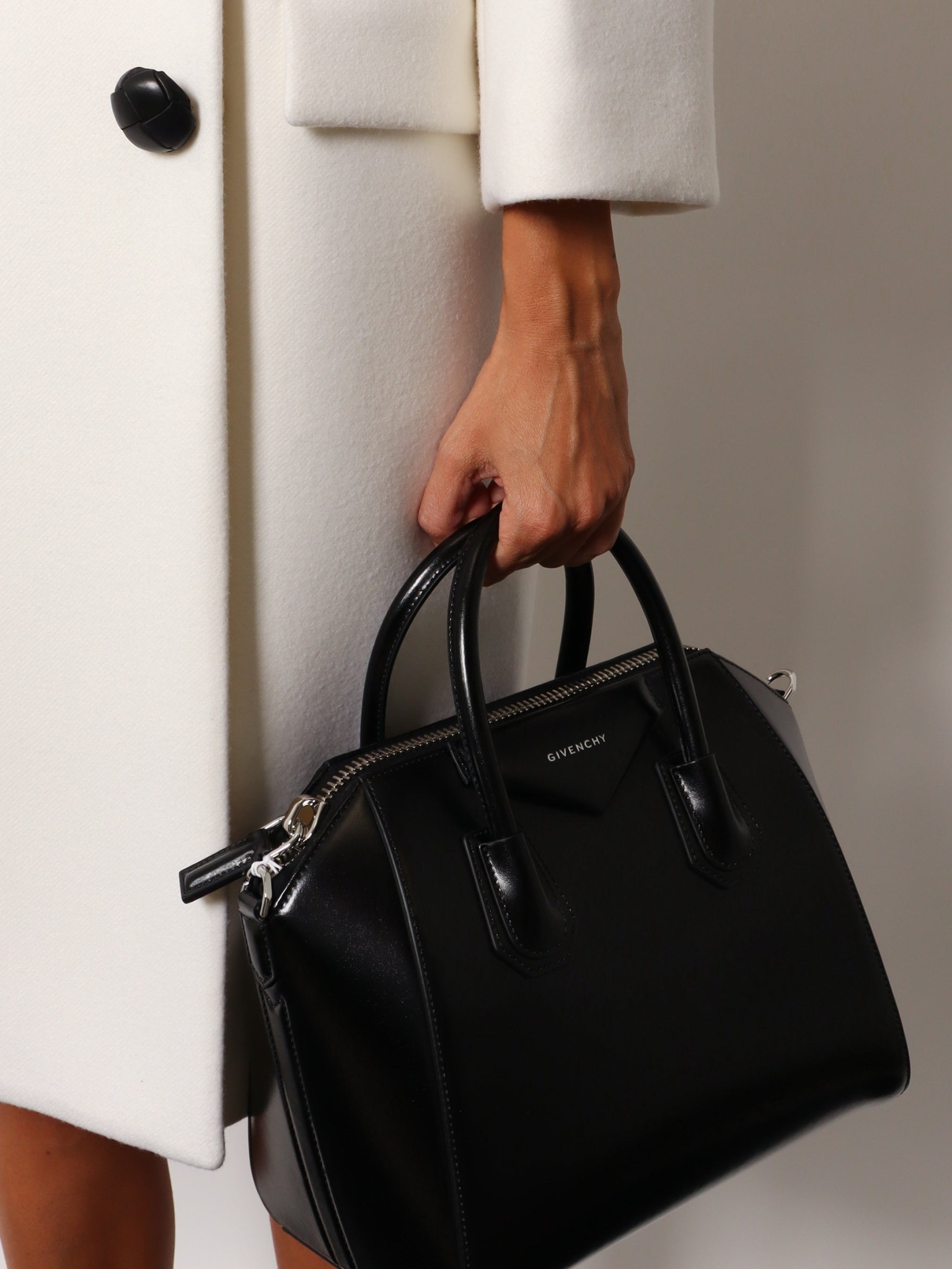 [Givenchy] Cross body bag FW26 BB5149B1R0001