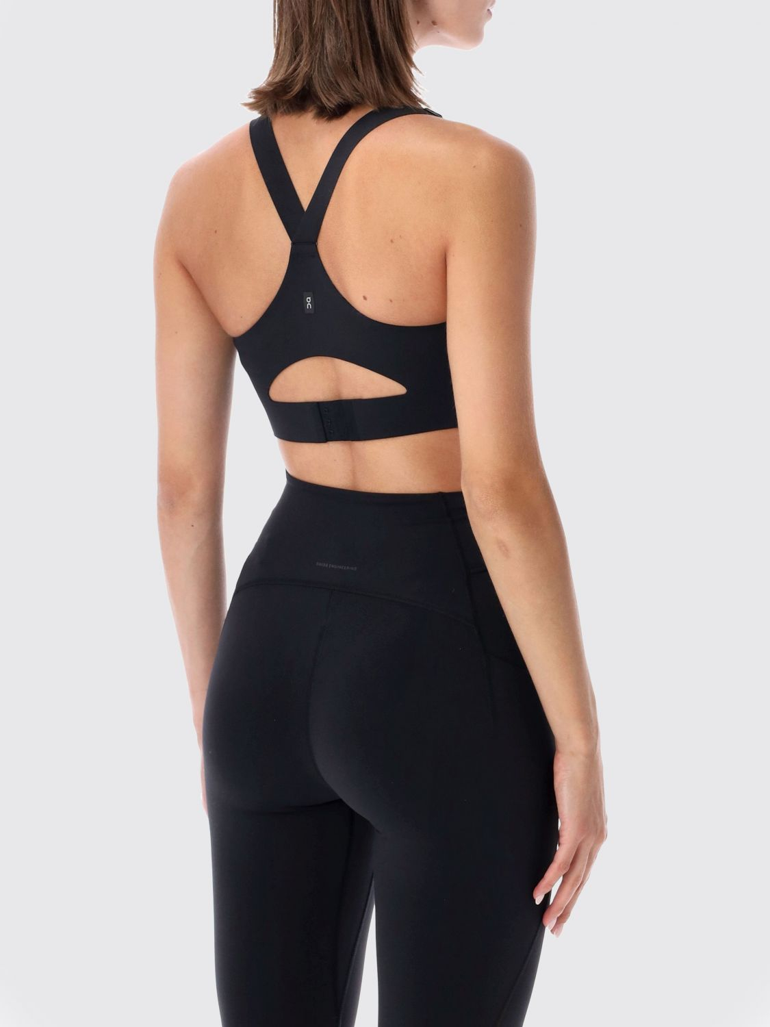 [ON RUNNING] Sports Top FW26 1WF30170553