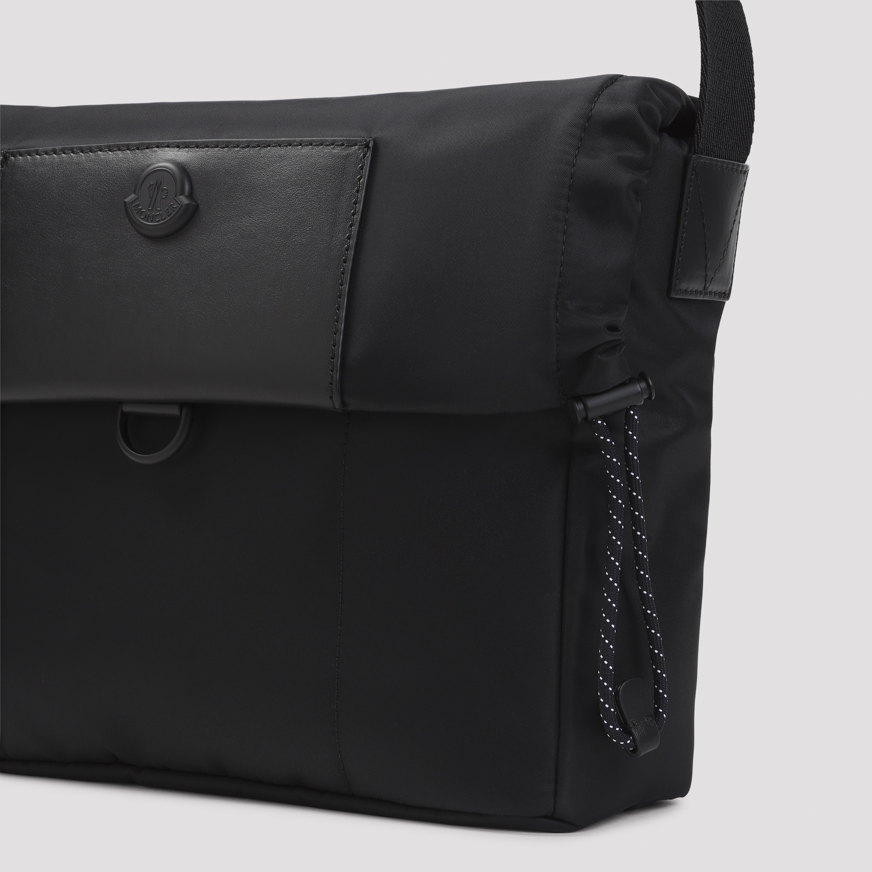 [Moncler] Shoulder bag FW26 L209A5H00001.N0577