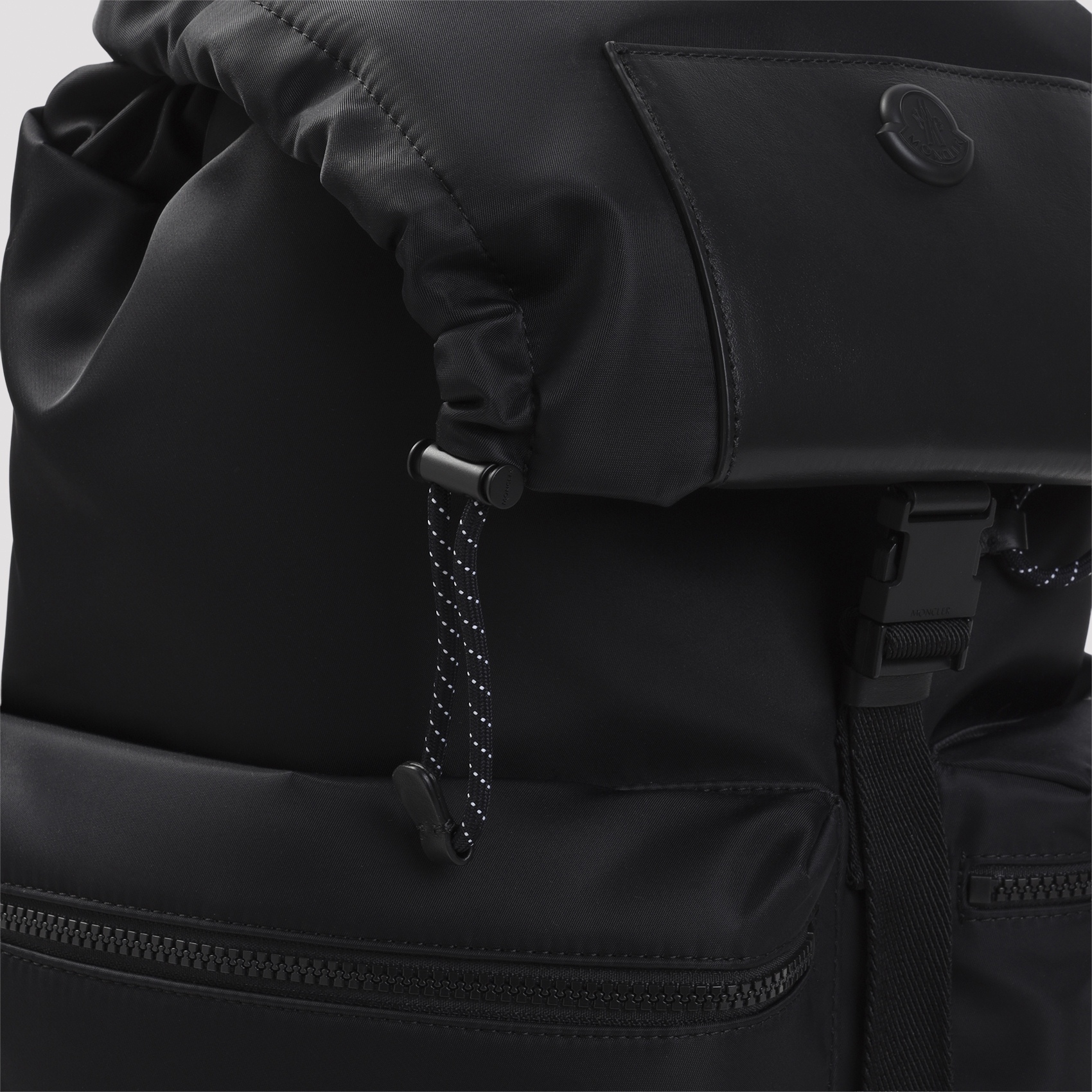 [Moncler] Backpack FW26 L209A5A00002.N0577
