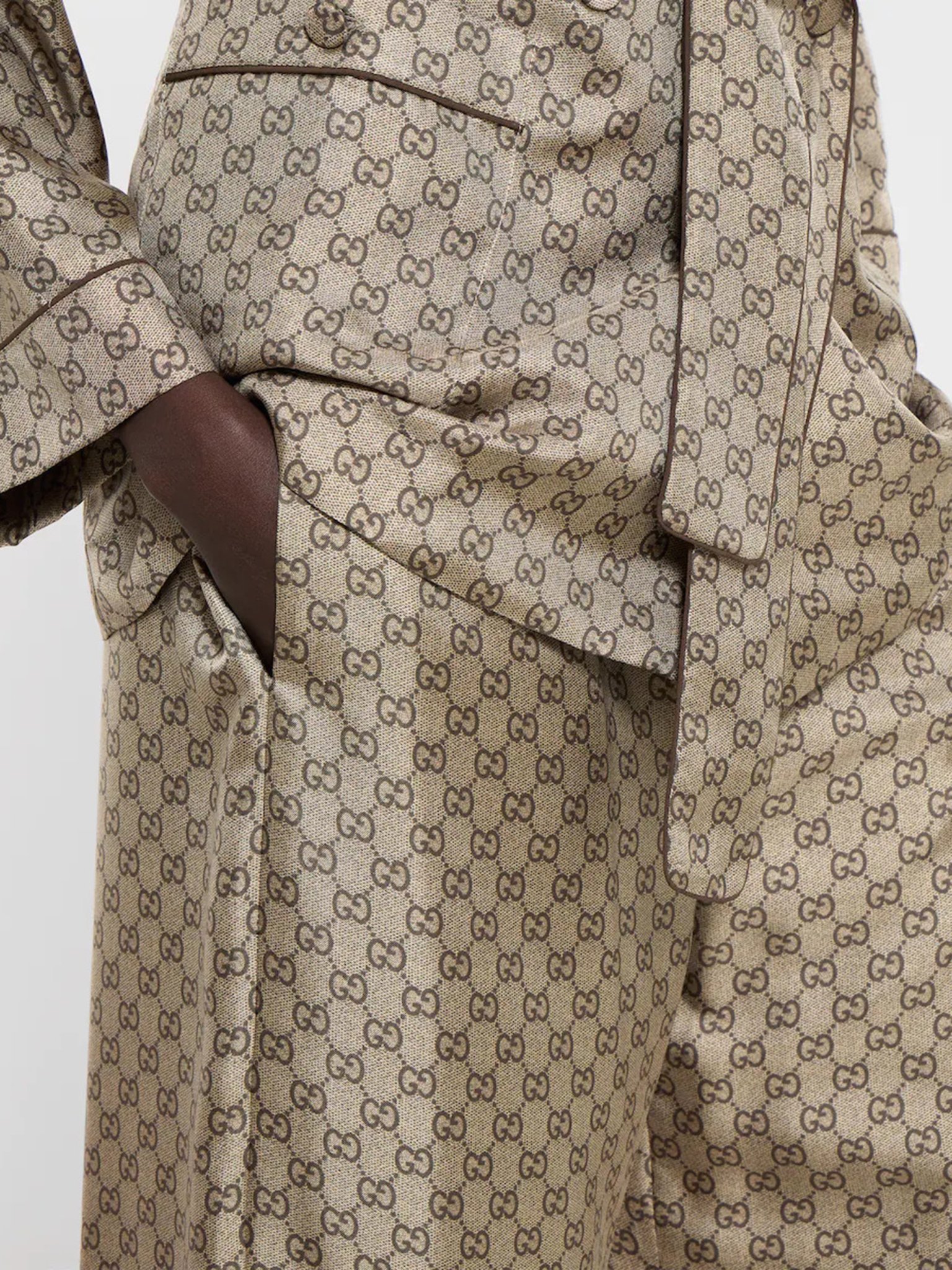 [Gucci] Trousers FW26 864567ZAUUN2270